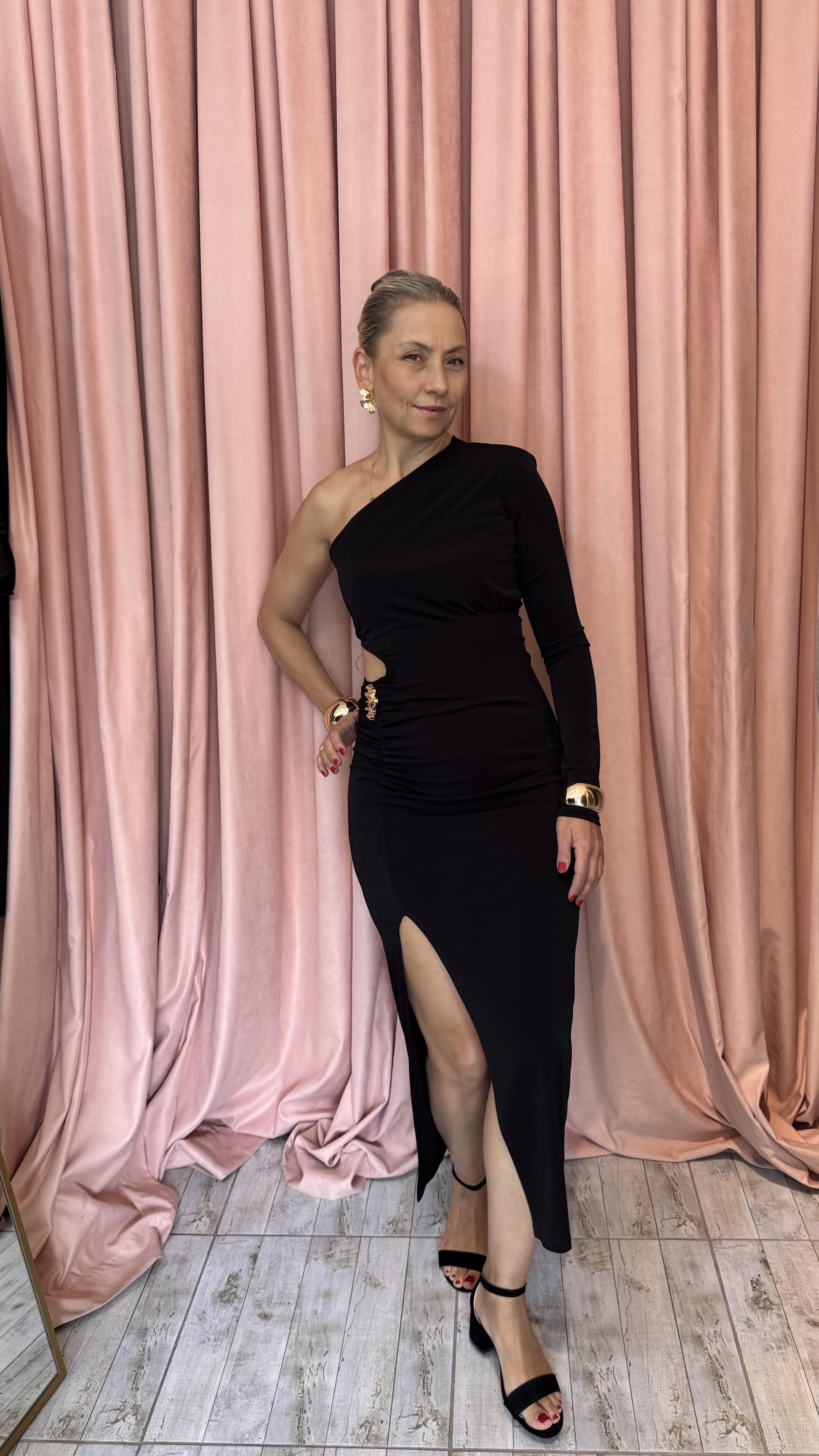 Tek kol bel toka detay elbise