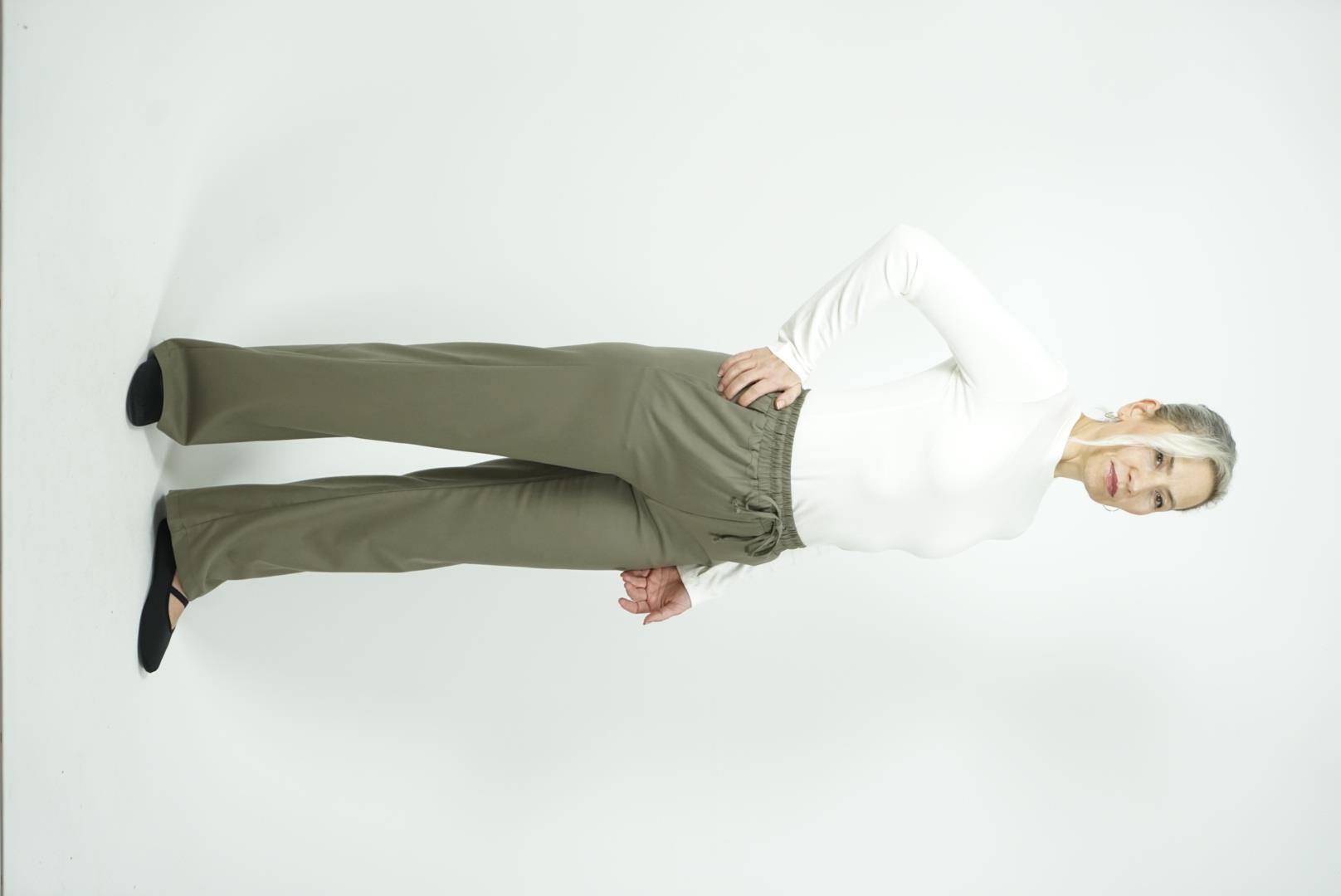 beli bağcık detaylı pantolon