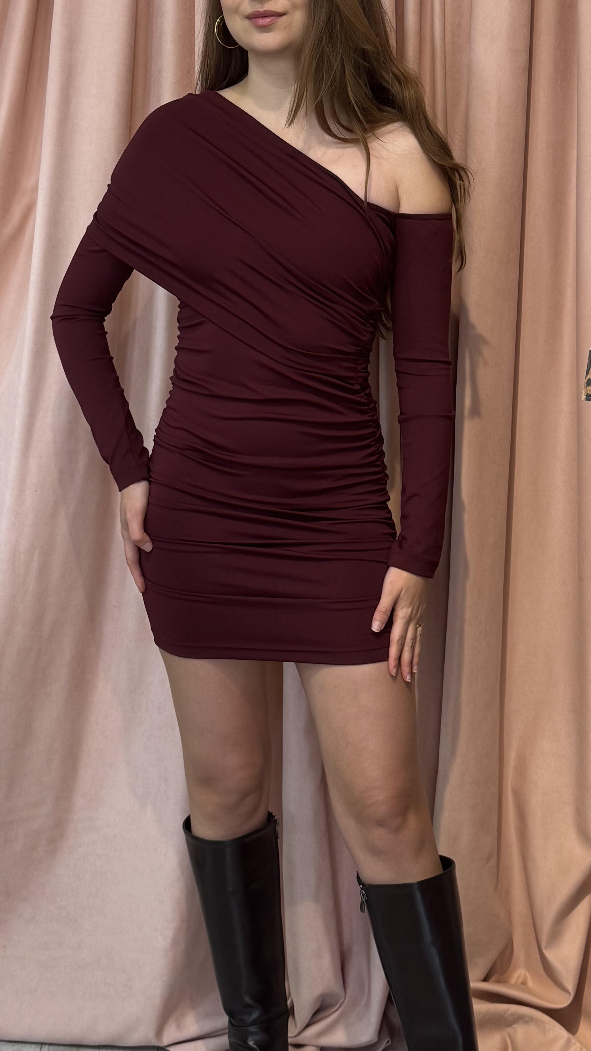 BÜZGÜ DETAY STRAPLEZ ELBİSE