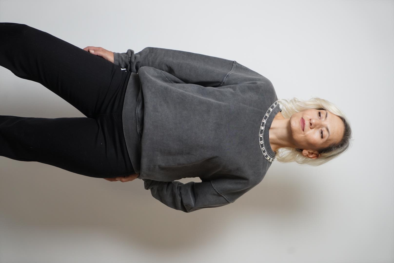 taş detay swetshirt