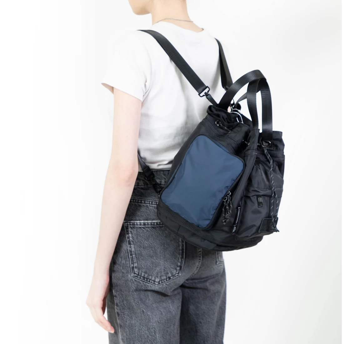 Doughnut Pyramid Go Wild Serisi Siyah X Lacivert Unisex Omuz Çantası