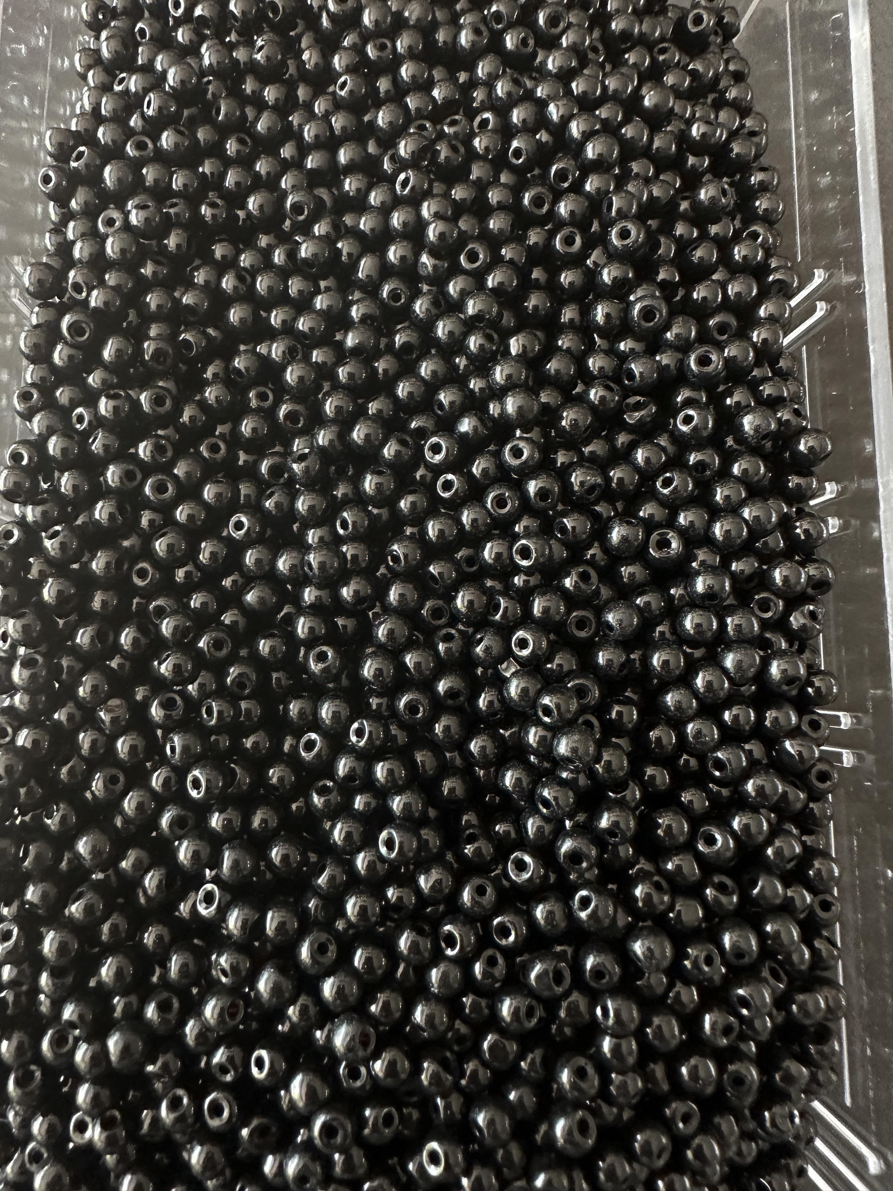 Siyah renk Cam inci boncuk 4 mm (10 gram)