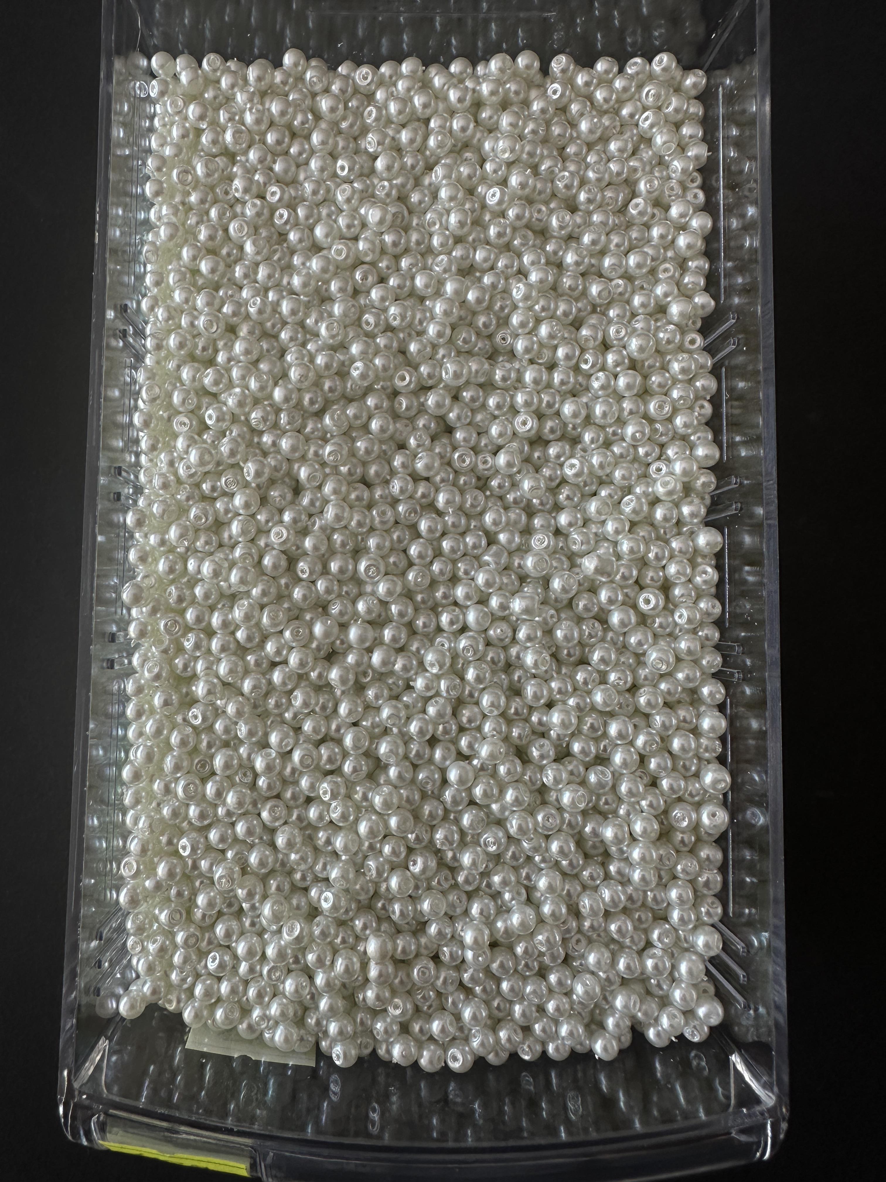 Beyaz renk Cam inci boncuk 4 mm (100 gram)