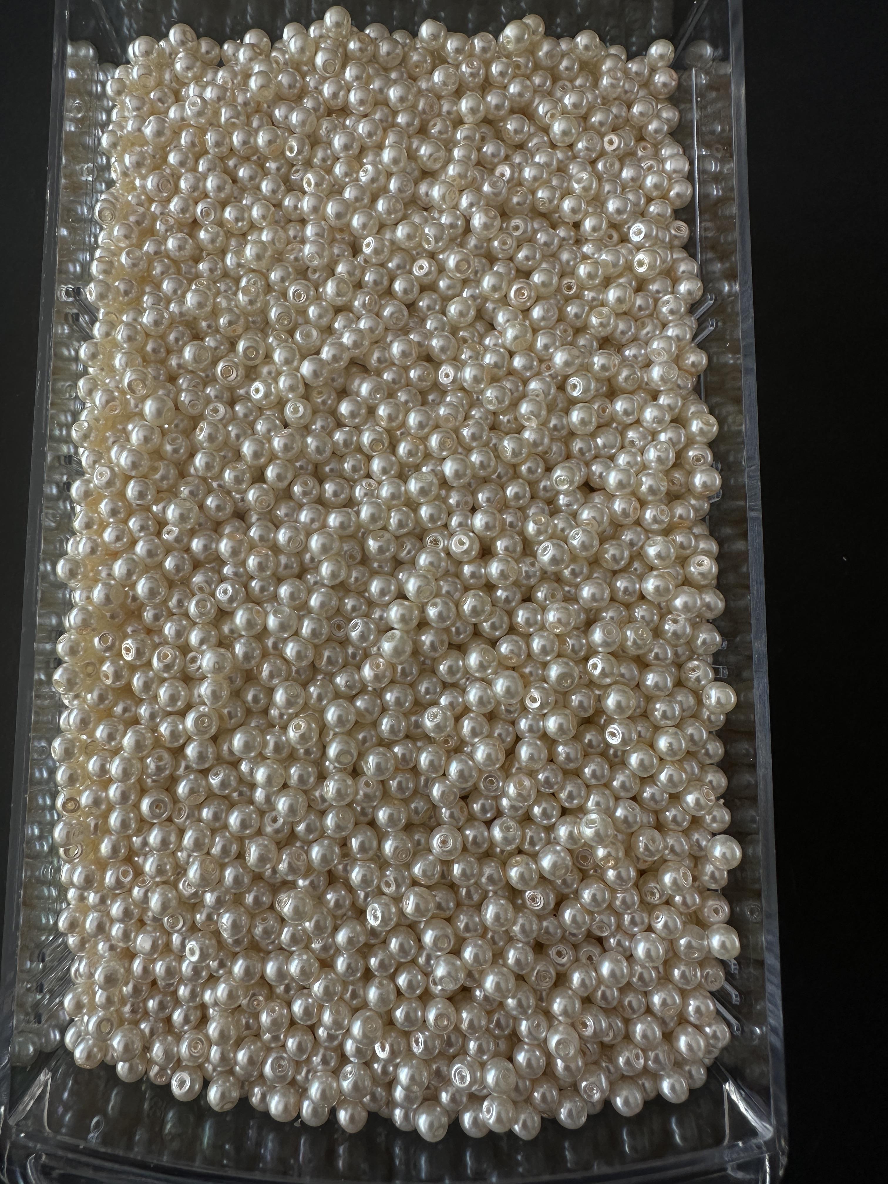 Krem renk Cam inci boncuk 4 mm (50 gram)