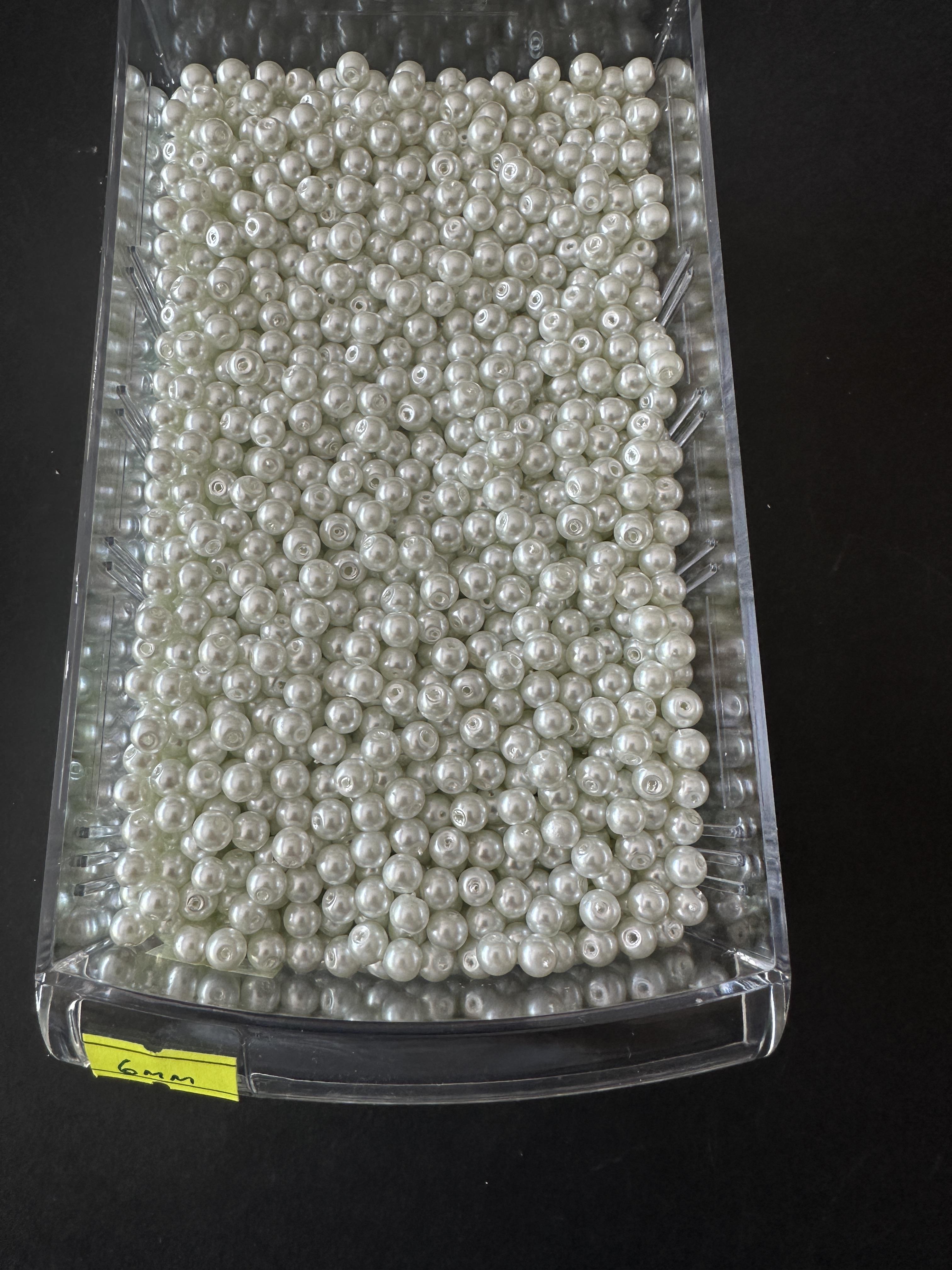 Beyaz renk Cam inci boncuk 6 mm (50 gram)