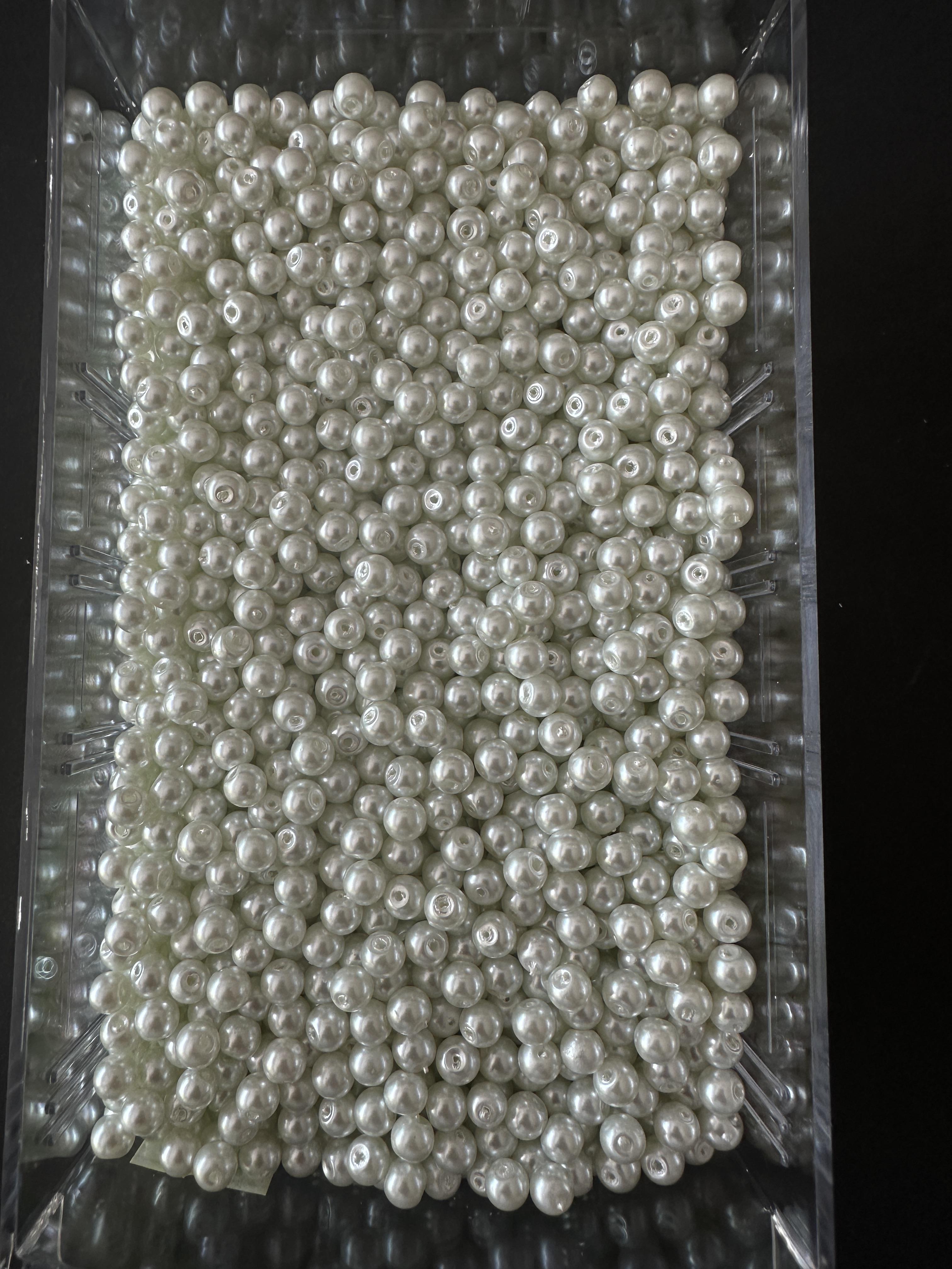 Beyaz renk Cam inci boncuk 6 mm (10 gram)