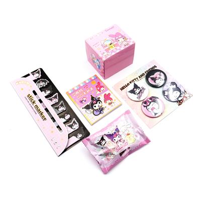 Kuromi Sanrio Hediyelik Set – Rozet, Sticky Notes, Rulo Etiket, Sticker Defter, Sürpriz Silgi (Asetat Çantalı)