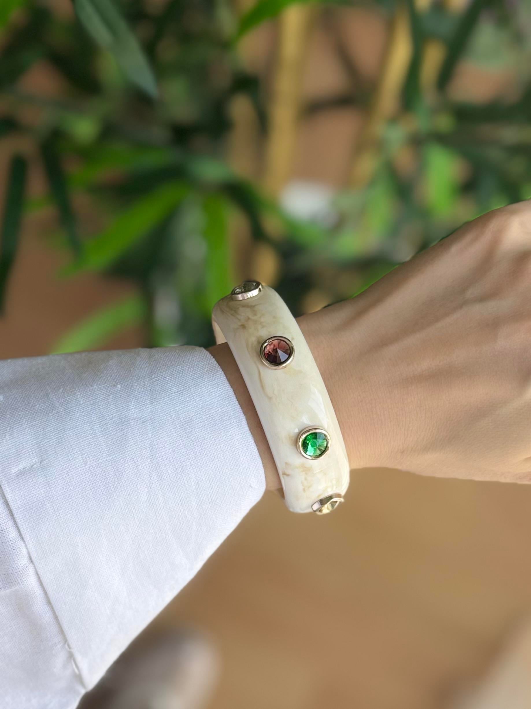 Kemik Renkli Taşlı Bileklik