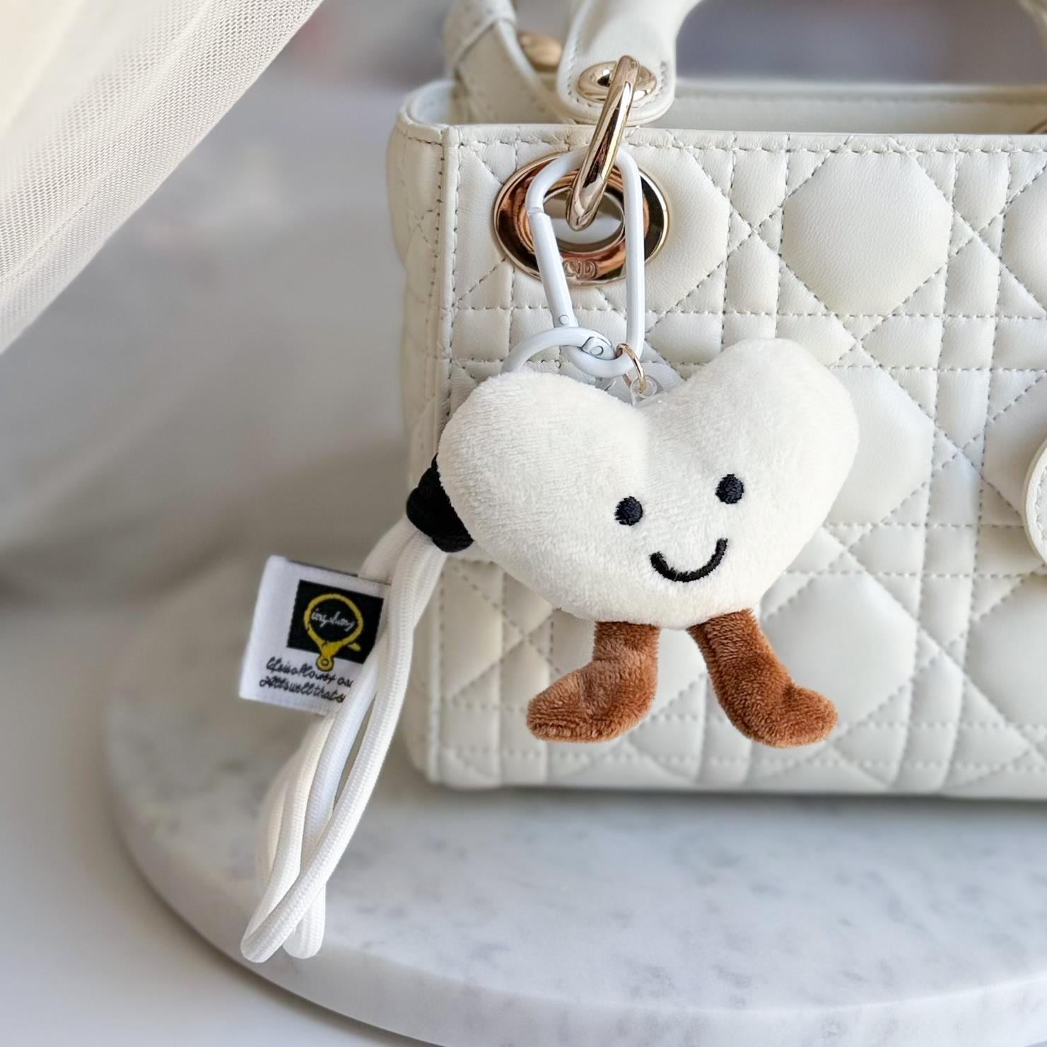 Peluş Kalp Çanta Aksesuarı