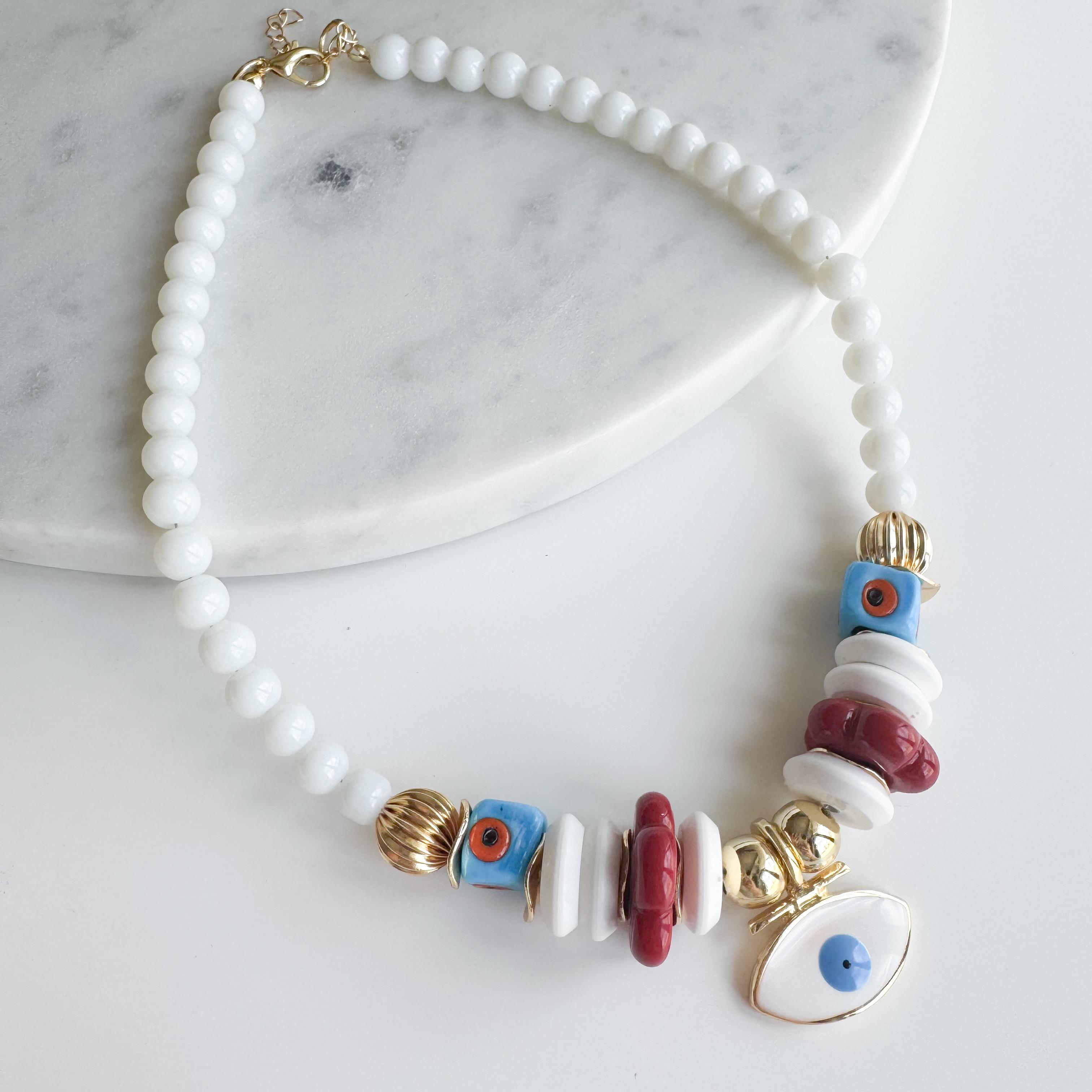 Beyaz boncuklu Nazar Kolye