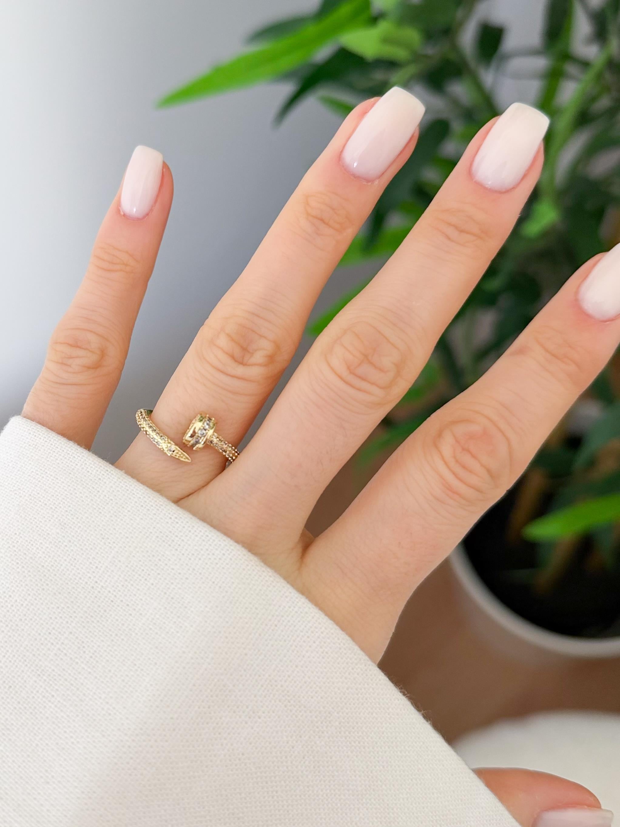 Çelik Çivili Yüzük (Ayarlanabilirdir)