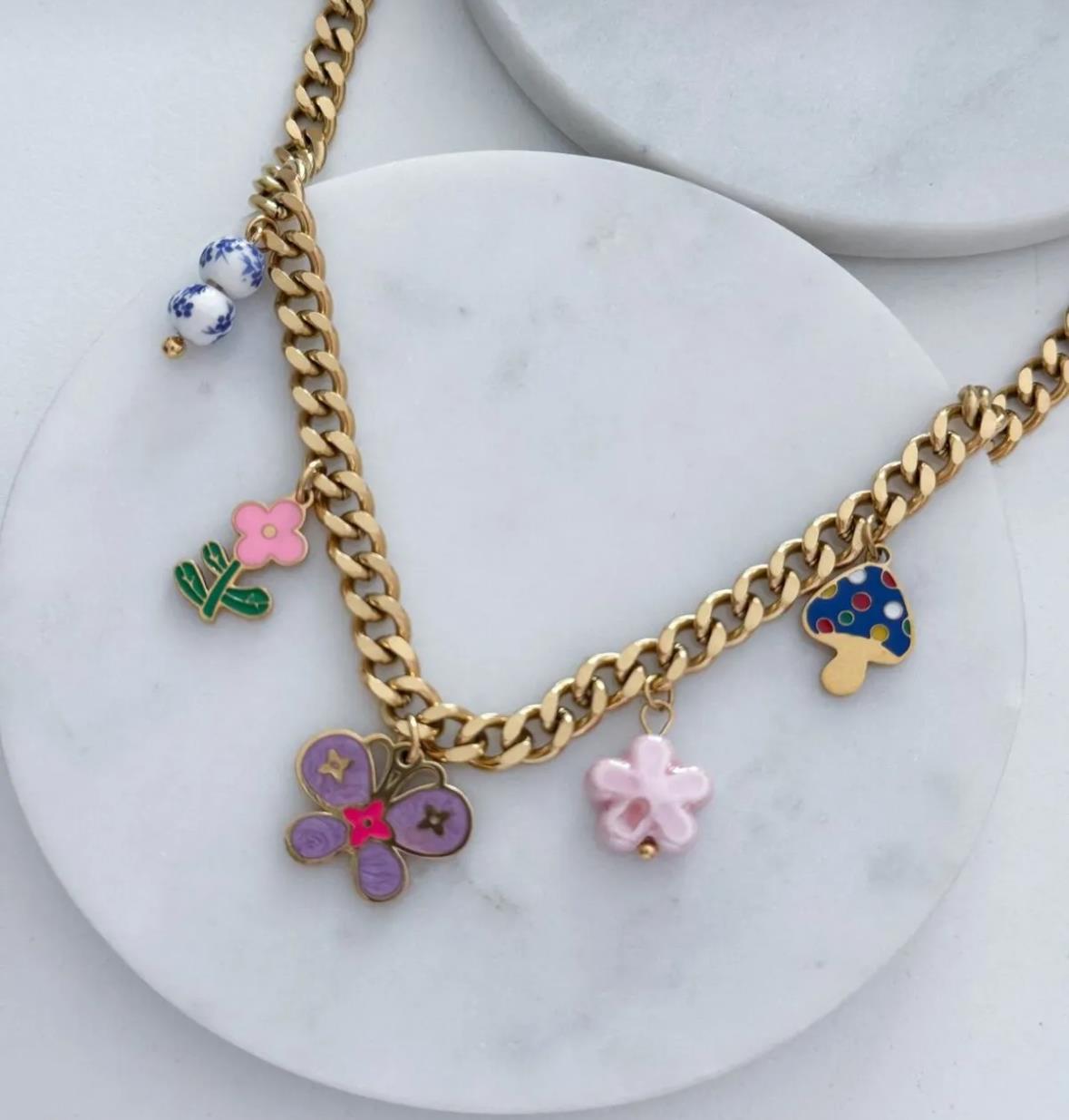 Çelik Flowers Charm Kolye