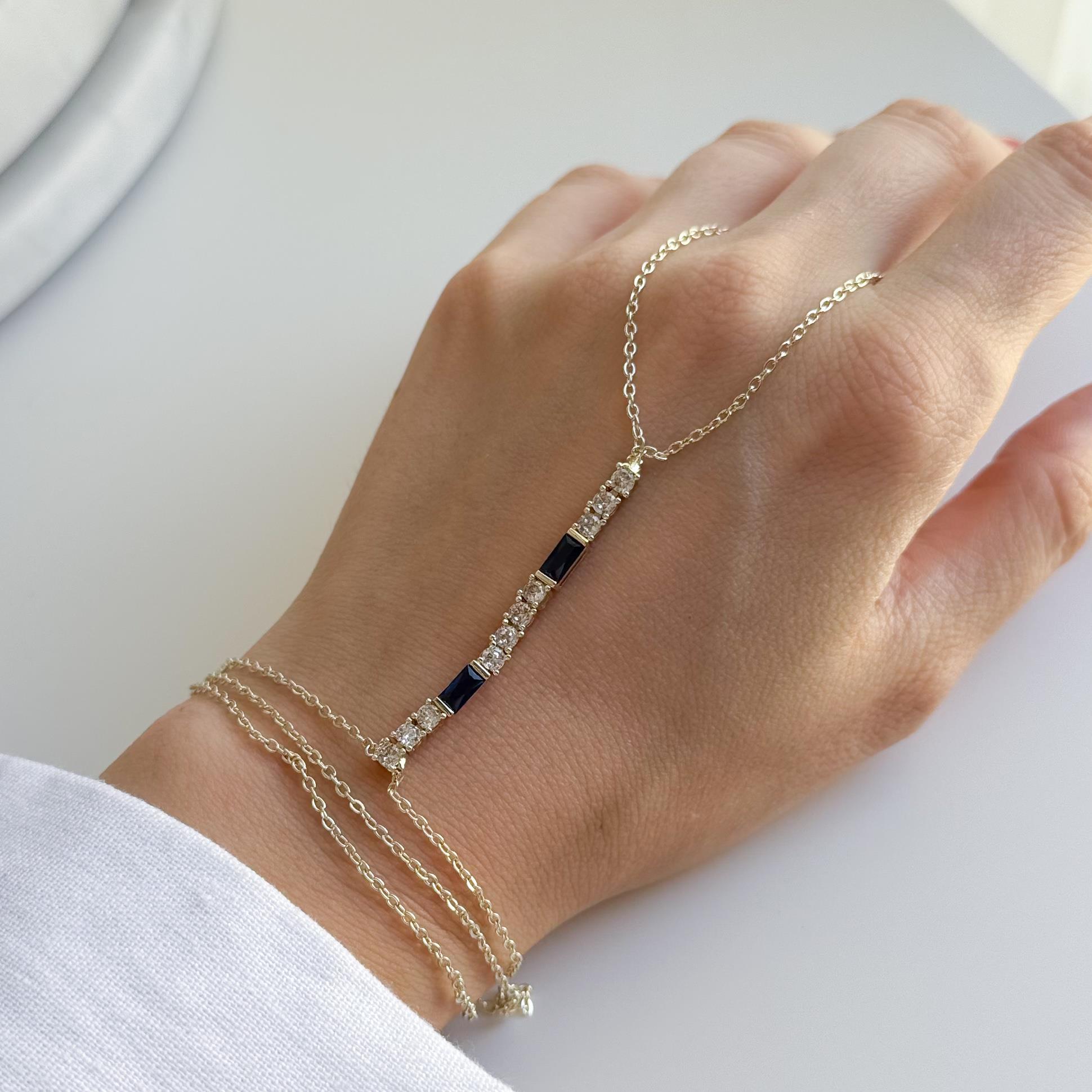 Çelik Lacivert Taşlı Şahmeran