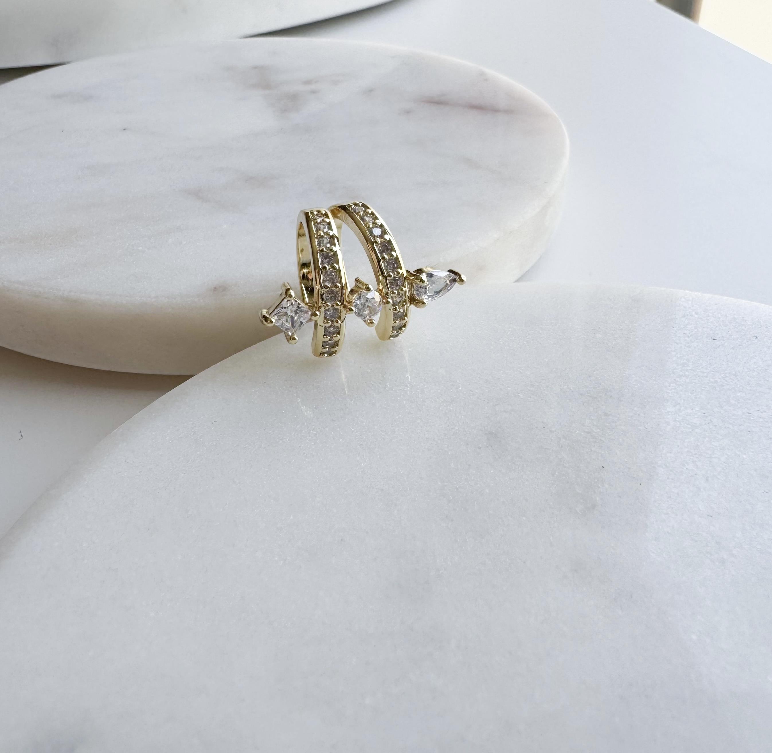 Çelik Oklu Taşlı Earcuff