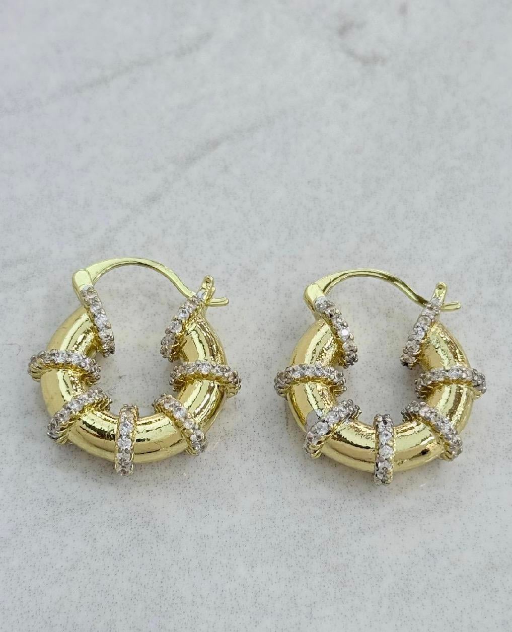 Çelik Taşlı Halka  Küpe