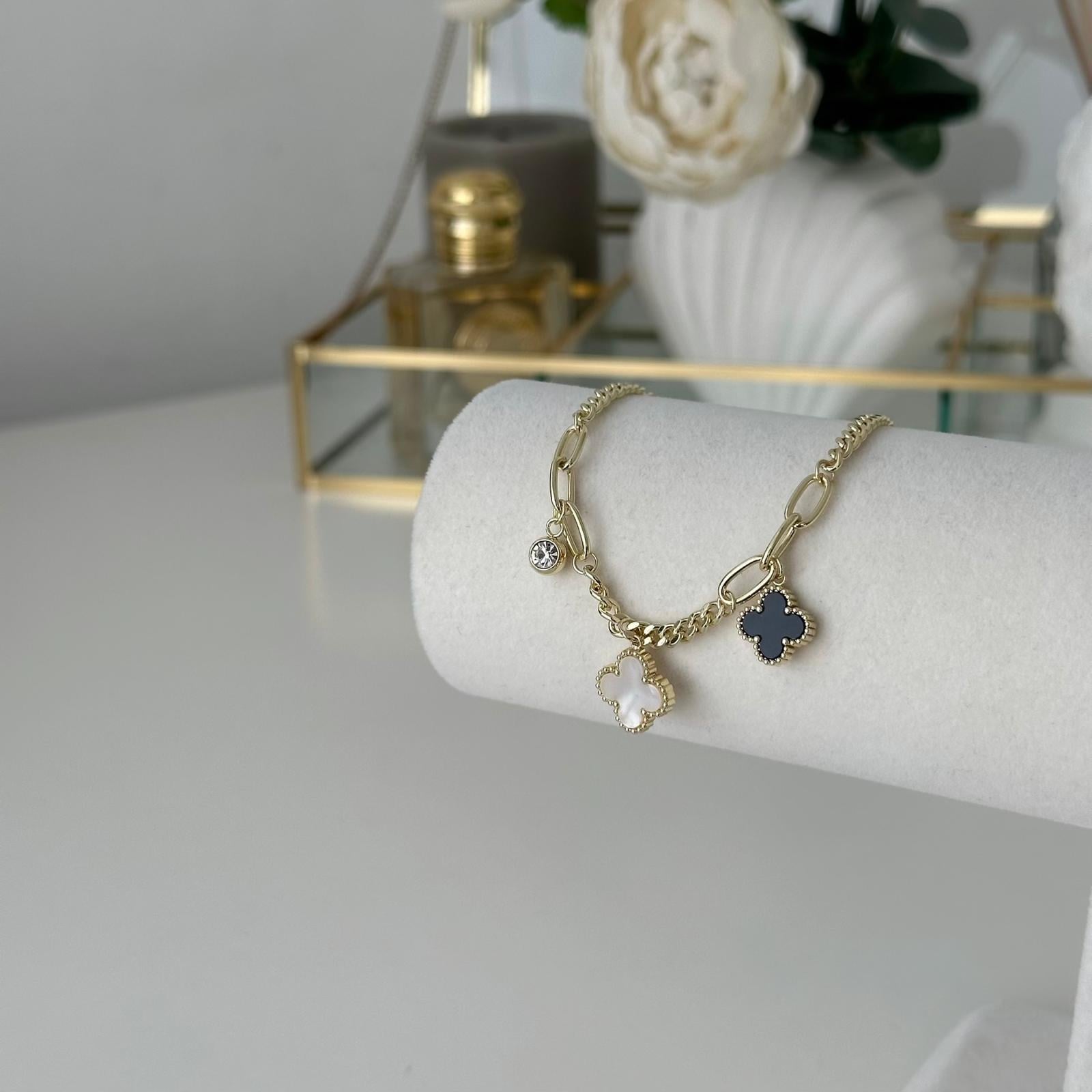 Çelik Yonca Charmlı Bileklik