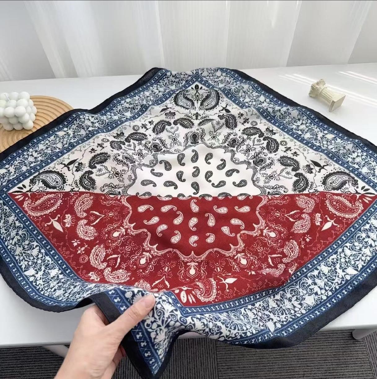 Desenli Şal-Fular 70x70