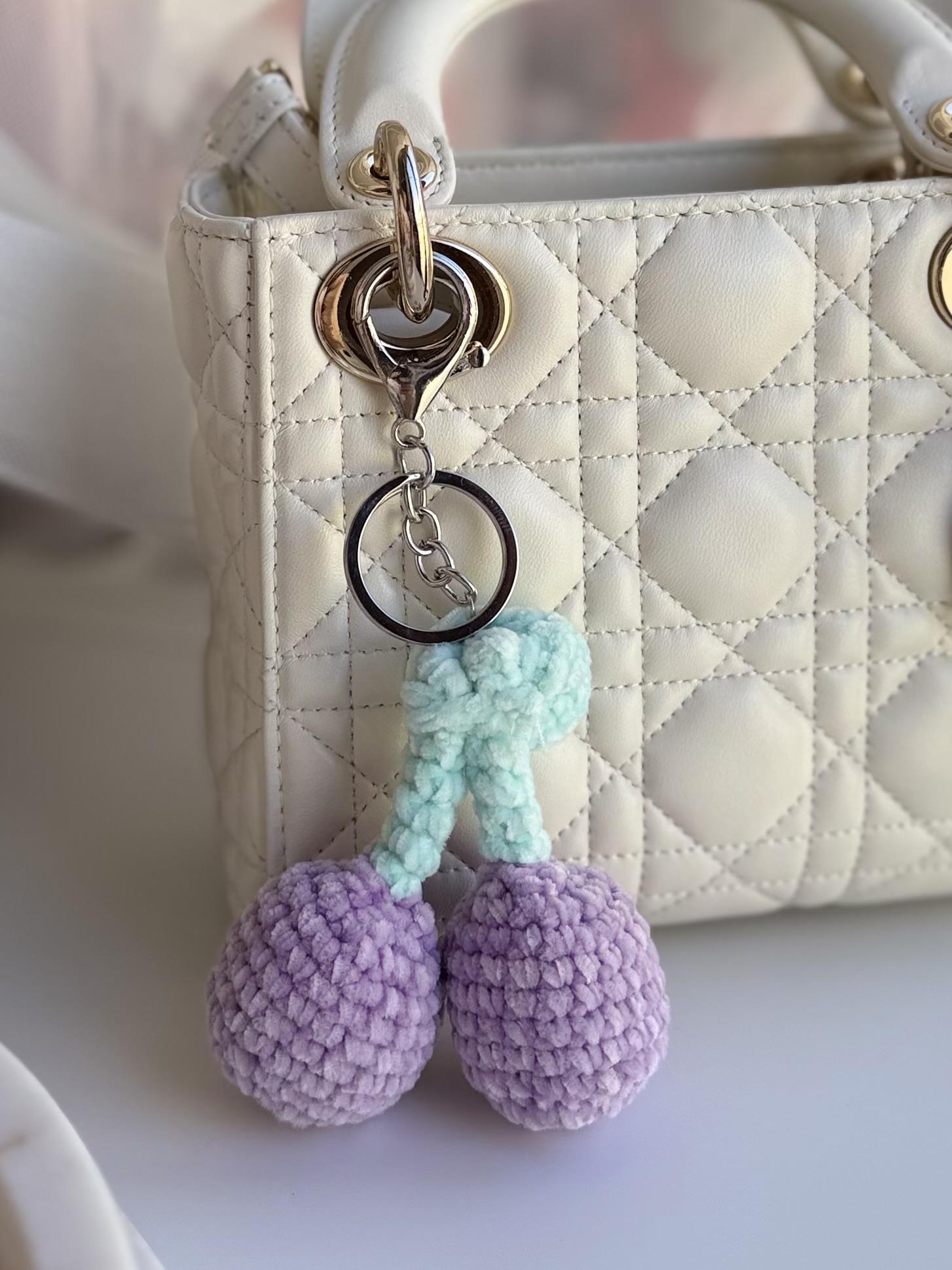 Örgü Kiraz  Çanta Aksesuarı