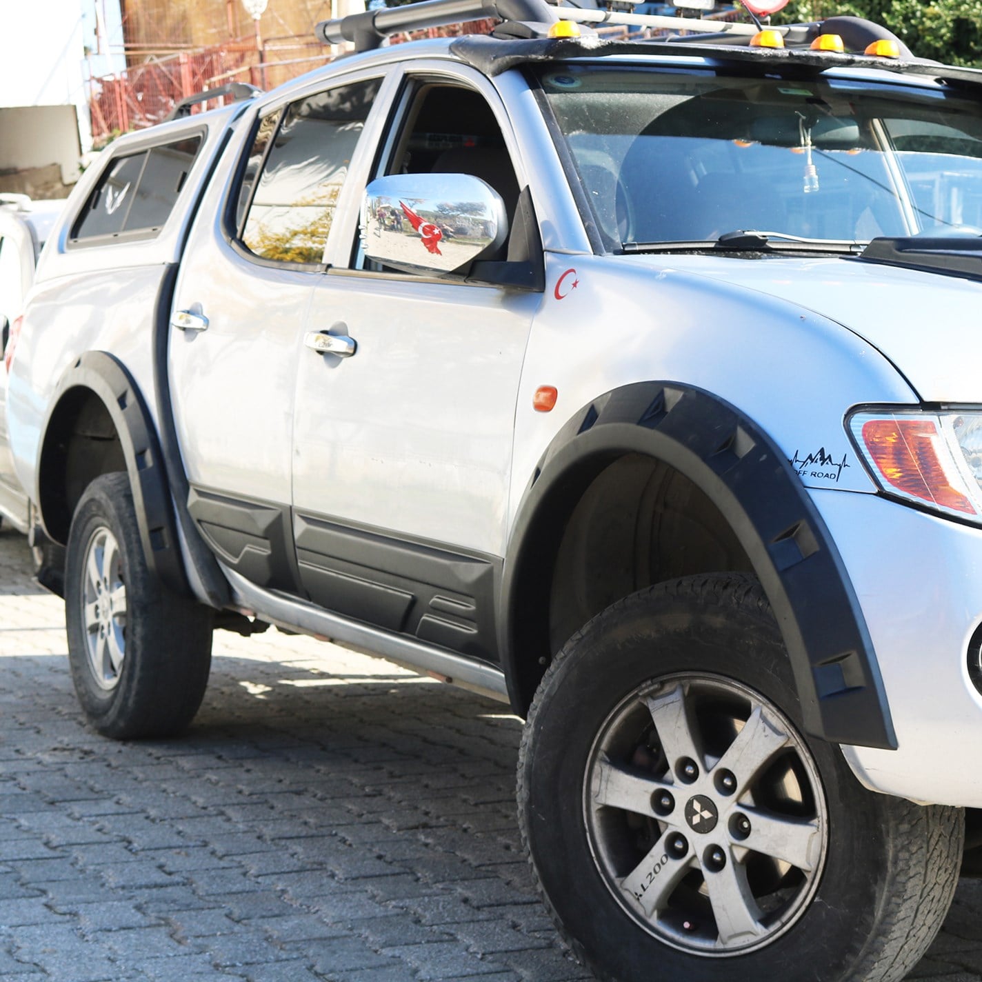 MITSUBISHI L200 2007-2014 ÇAMURLUK DODİK