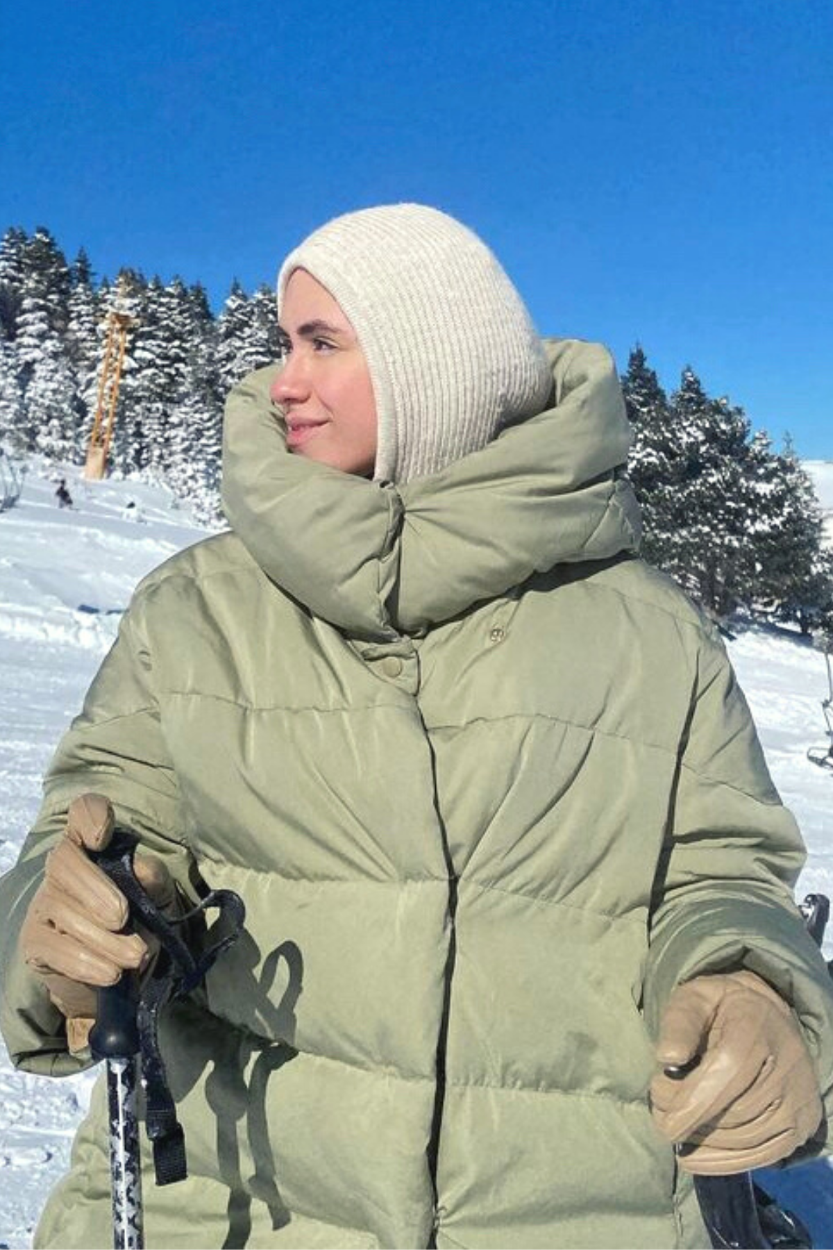 Bağcıklı Kapüşonlu Bere EKRU