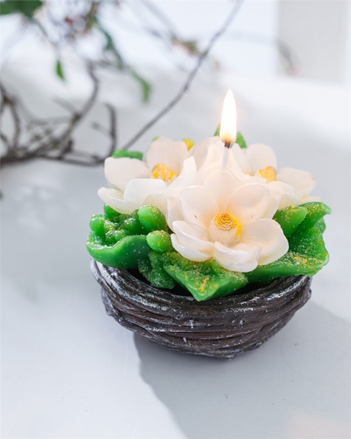 3 Lily in Basket Orta Mum 10,5x8,5 cm Beyaz