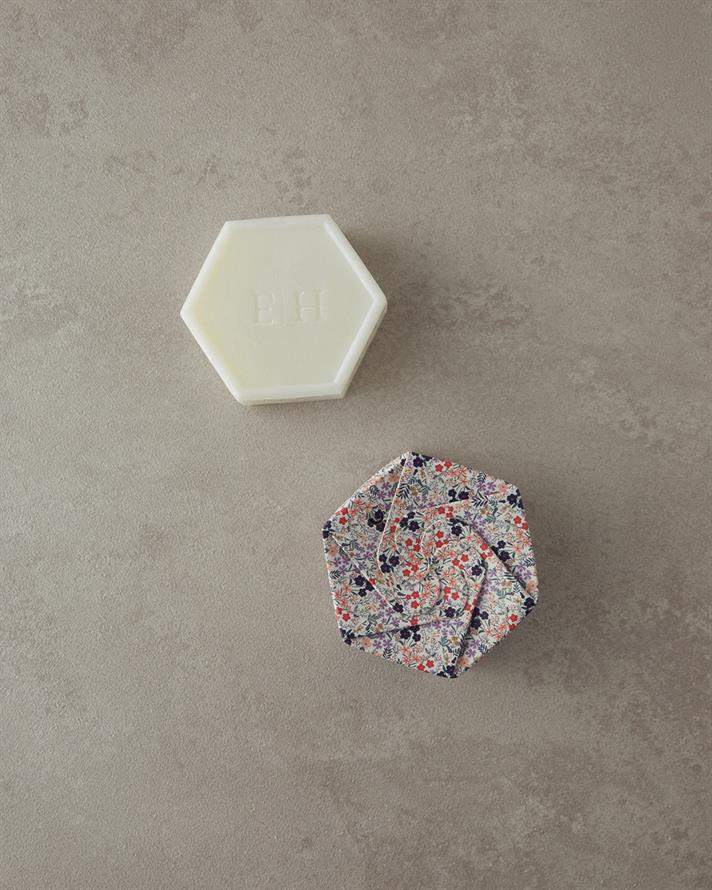 Poetic Lily Katı Sabun 100 gr Şeffaf