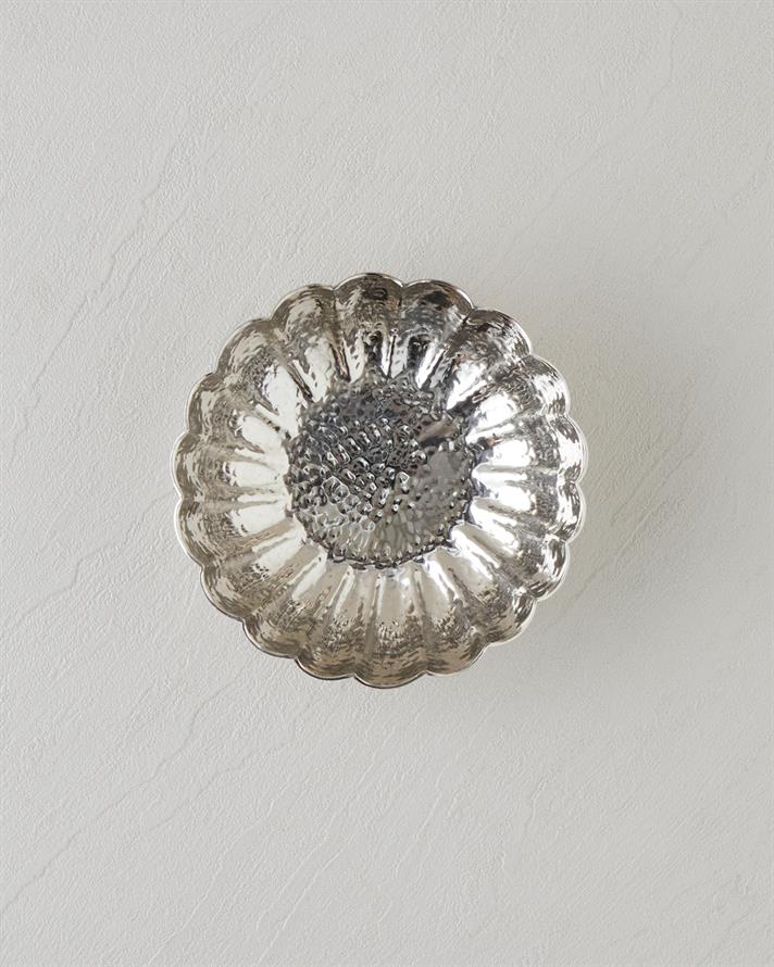 Rita Metal Dekoratif Tabak 15 x 15 x 4.5 cm Silver