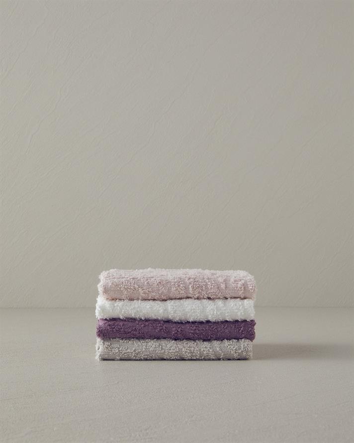 Sylvia Pamuklu Jakarlı 4lü Havlu Seti 30x45 cm Beyaz-Taş-Pembe-Koyu Mor