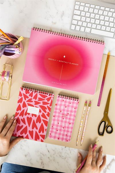 A4 Haftalık Ve Günlük 3’lü Masaüstü Süresiz Planlayıcı Set – Aura/Kalp