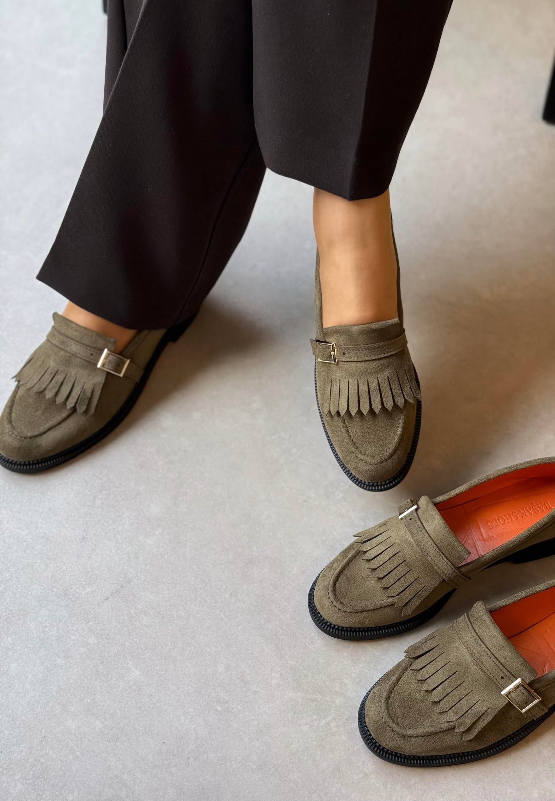 Jesy Püsküllü Toka Detaylı Haki Yeşil Loafer