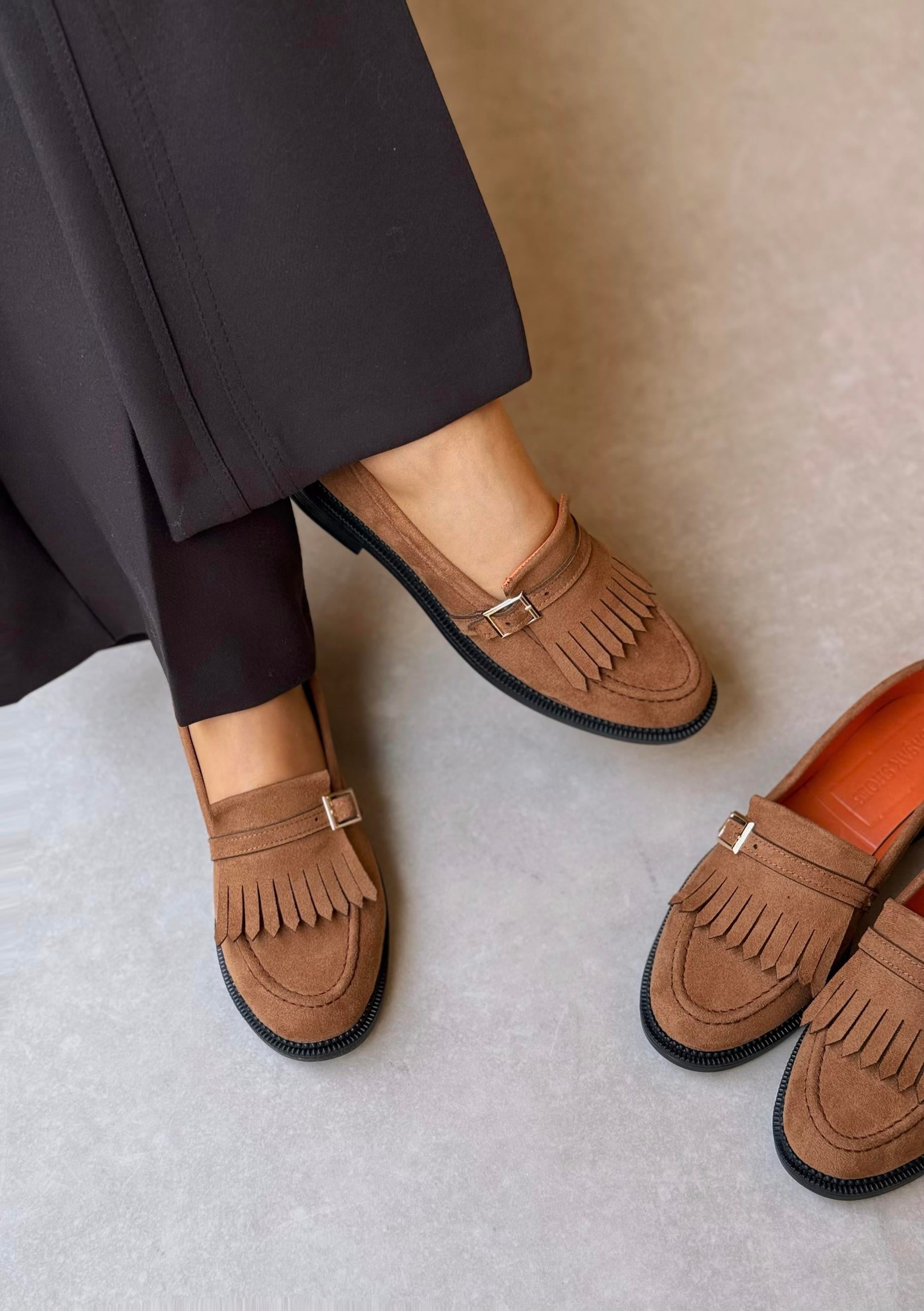 Jesy Püsküllü Toka Detaylı Taba Loafer