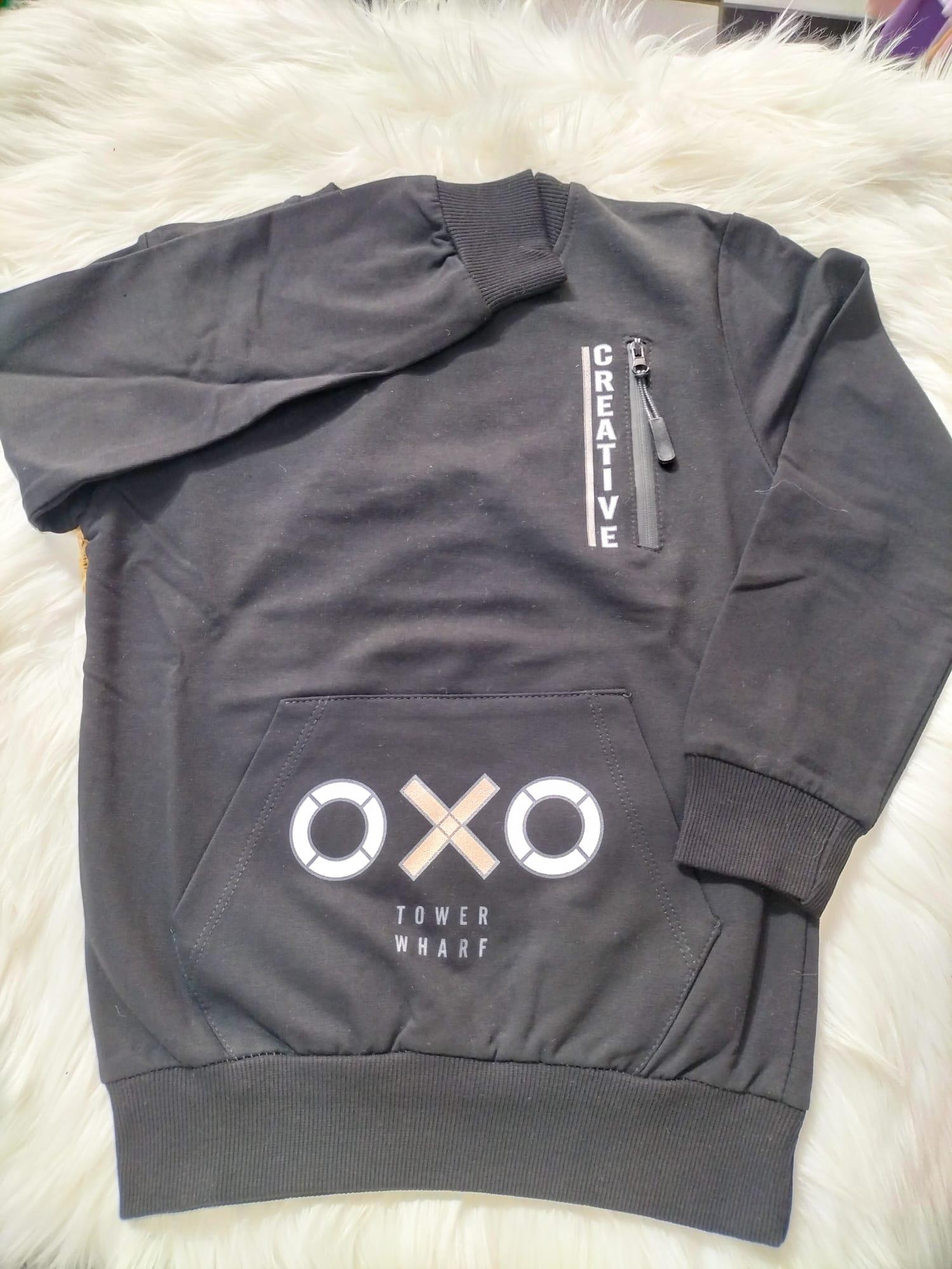 ÇOCUK SİYAH OXO BASKI DETAYLI YAKASI FERMUARLI SWEATSHİRT