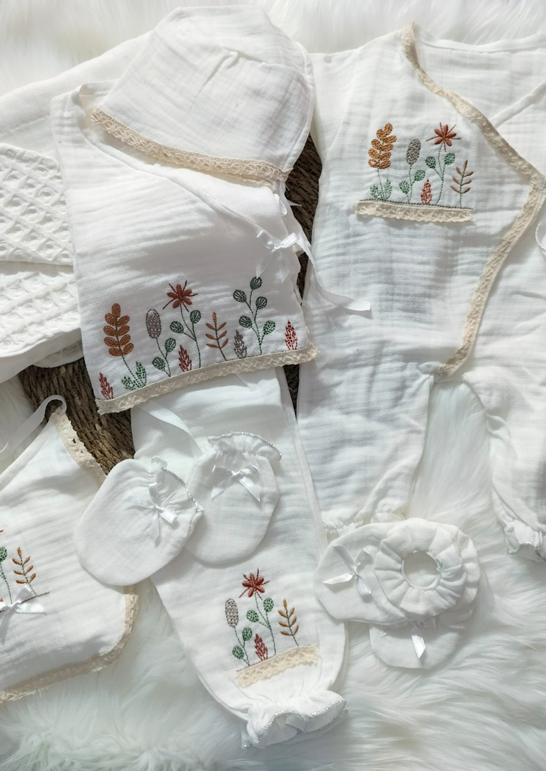 NAKIŞLI MUSLİN ONLU SET