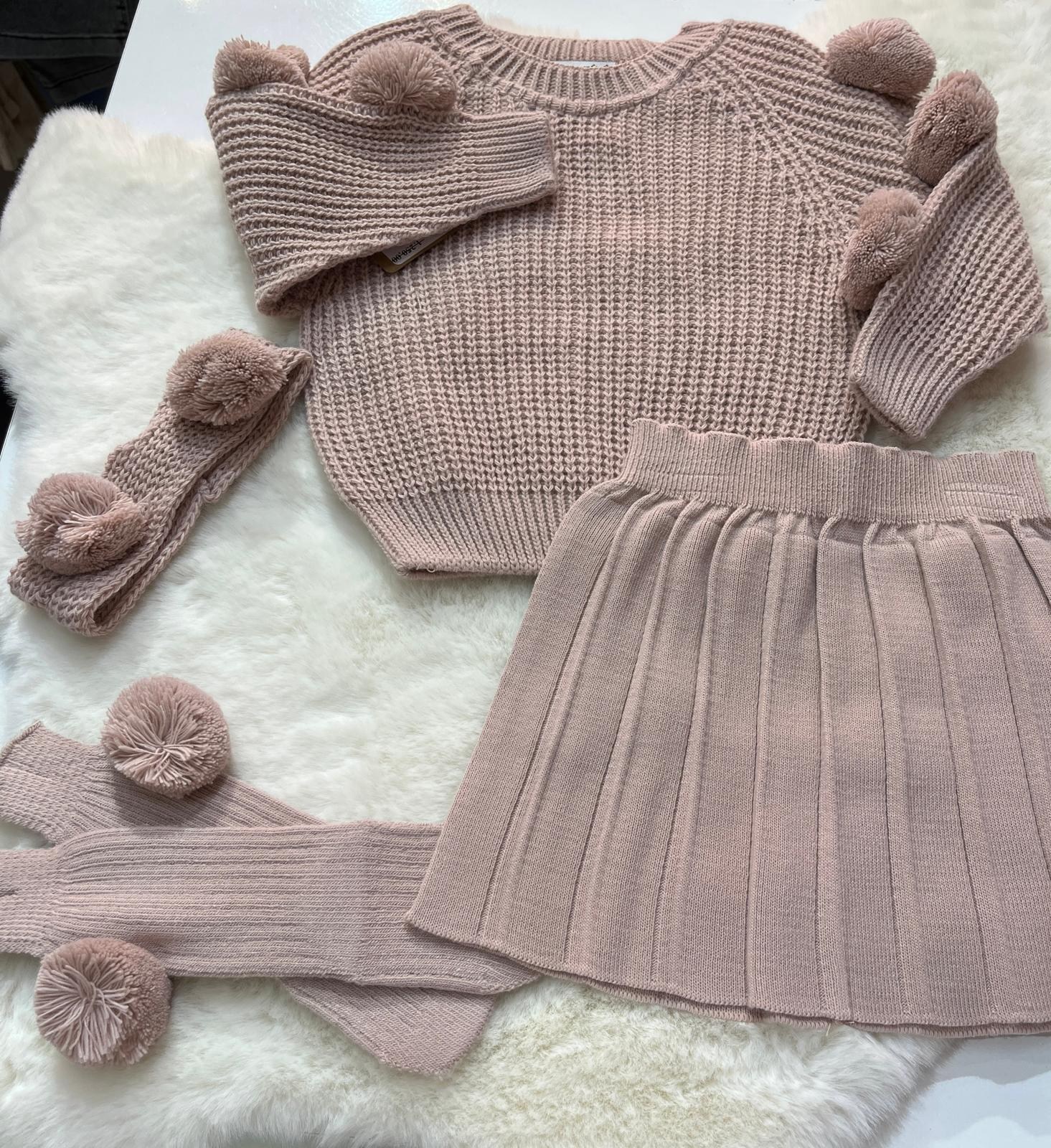  PONPON DETAYLI ETEĞİ PİLELİ KIZ BEBEK TRİKO TAKIM