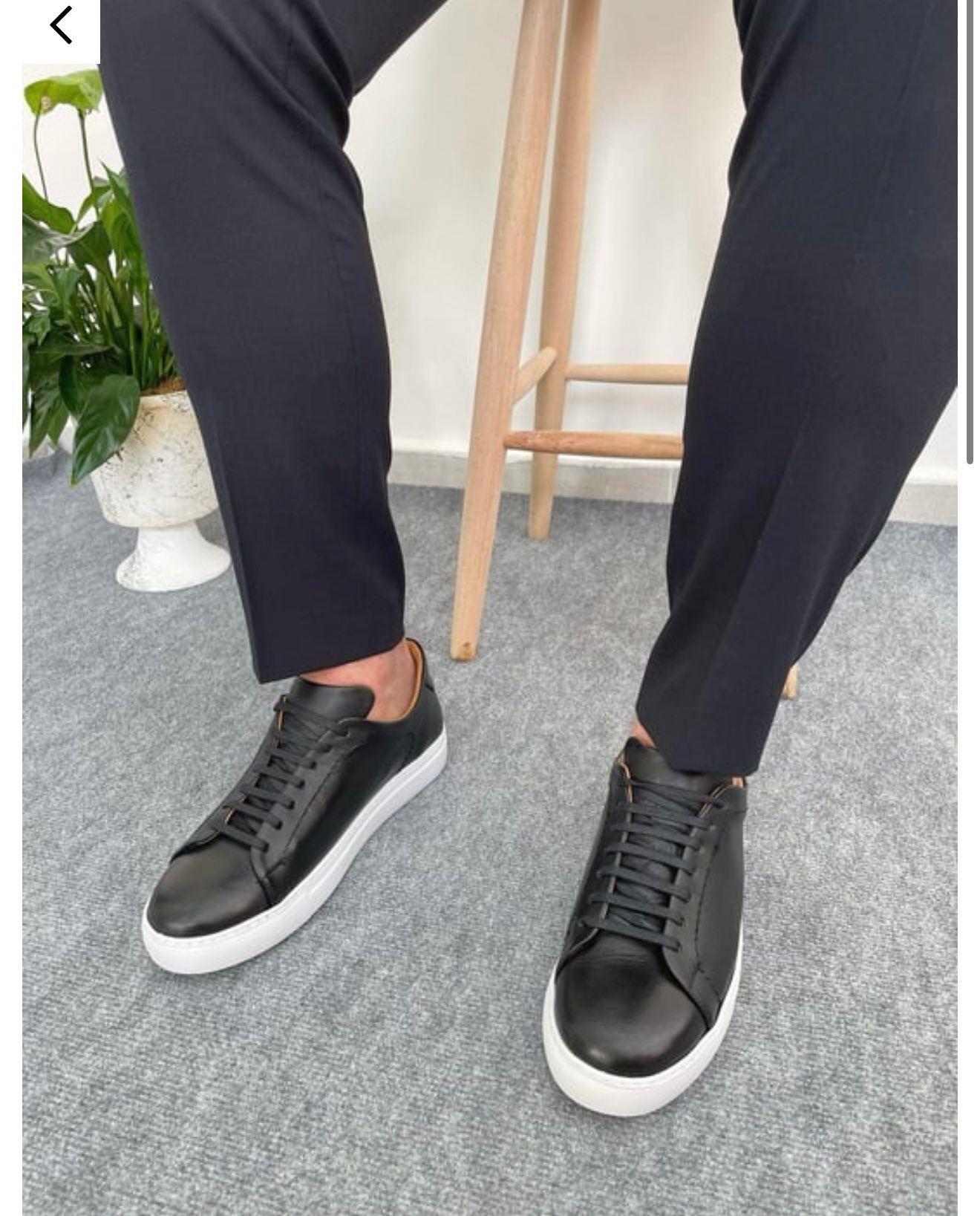 SNEAKER