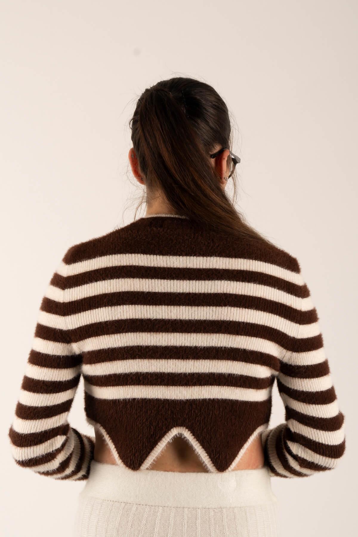 Altı Taşlı Çizgili Crop Kazak