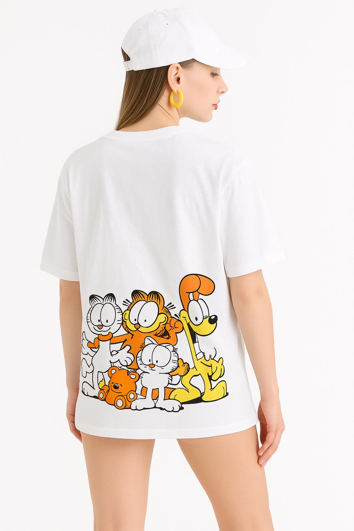 Arkası Garfield Famile Baskılı Tshirt