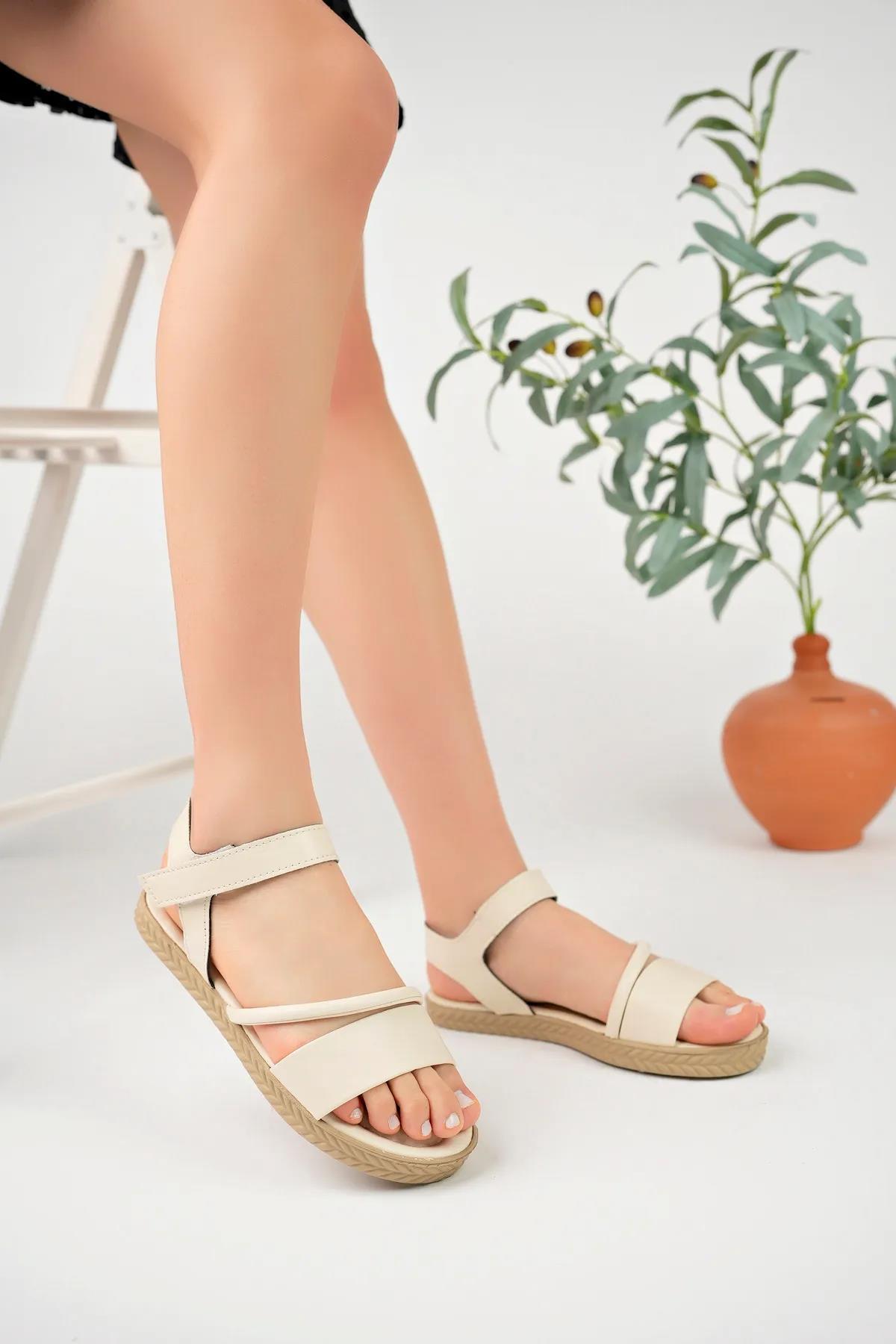 Çapraz Bantlı Kadın Sandalet