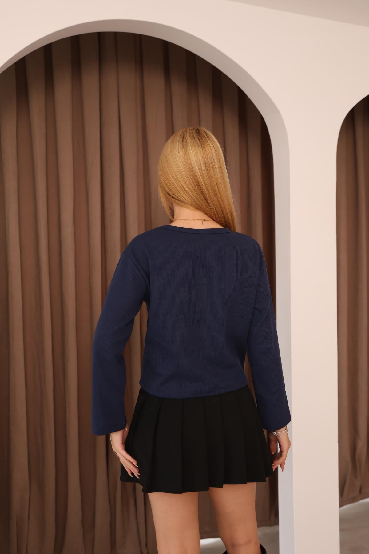 Cep Detalı Uzun Kol Crop Bluz
