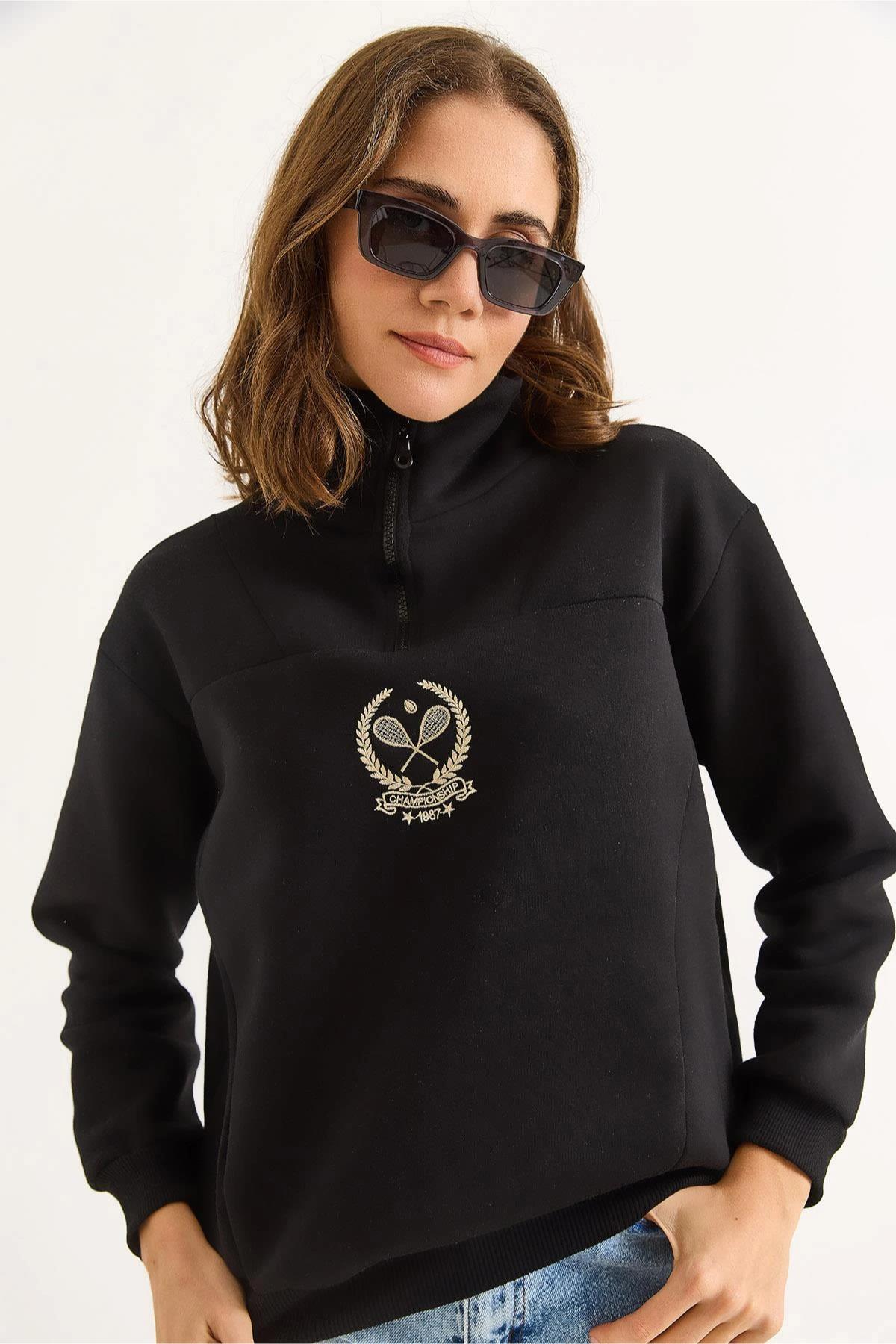 Dik Yaka Fermuarlı Roket Baskılı Sweatshirt