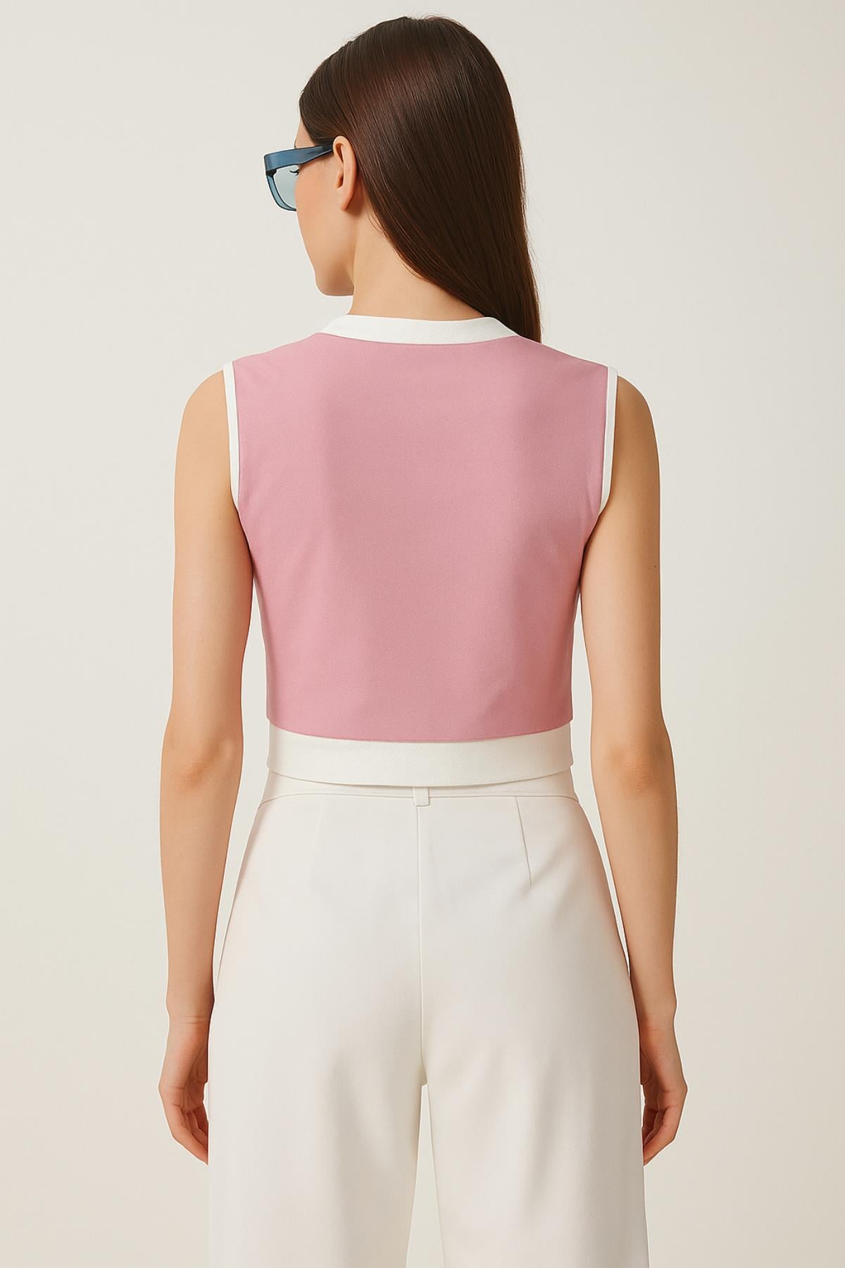 Düğmeli Süs Cep Garnili Crop Bluz