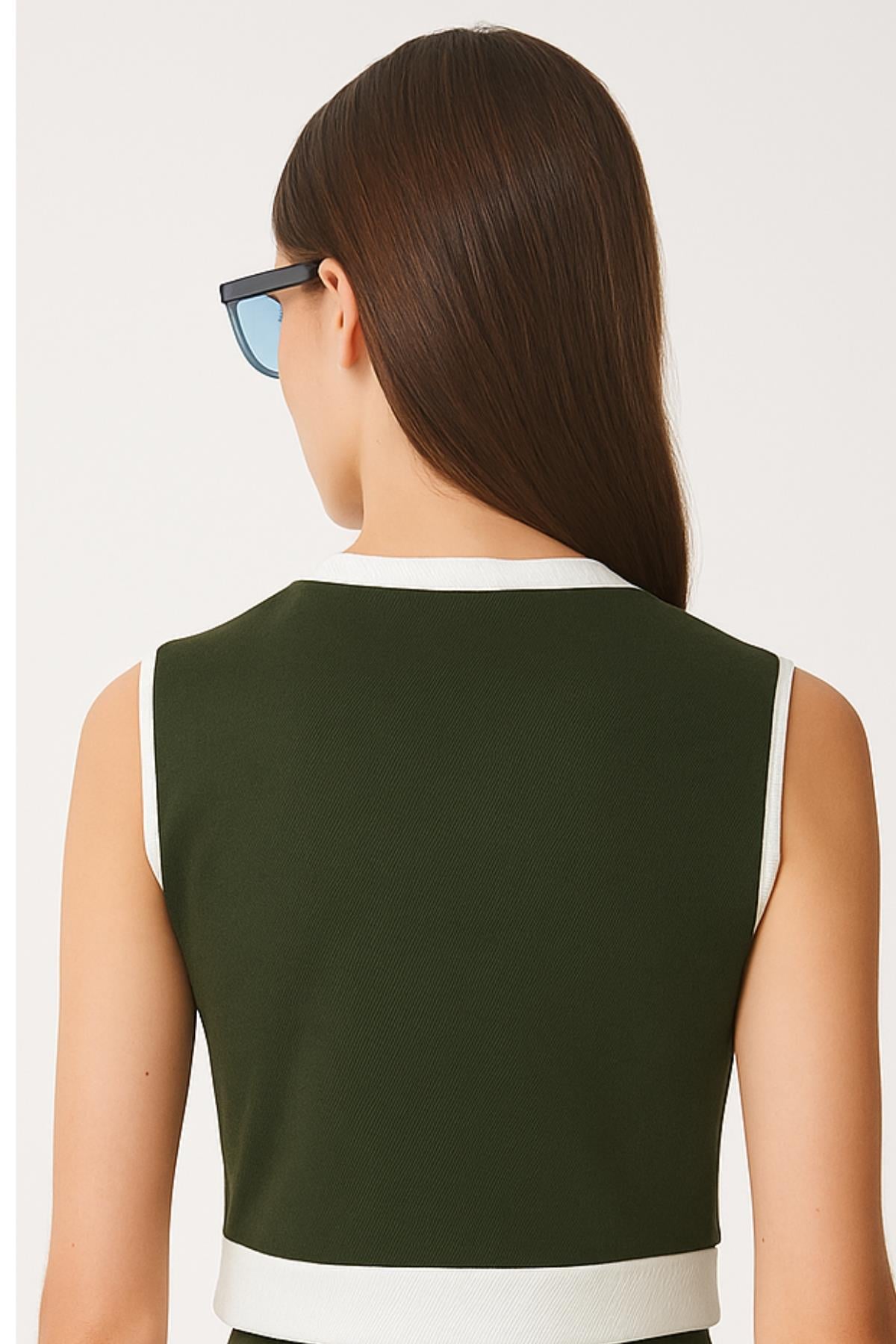 Düğmeli Süs Cep Garnili Crop Bluz