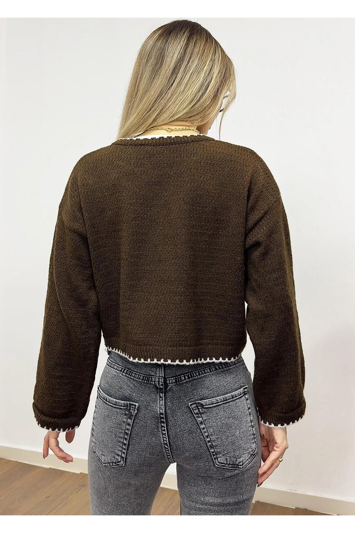 Fiyonk Detaylı Triko Örme Salaş Kısa Kazak