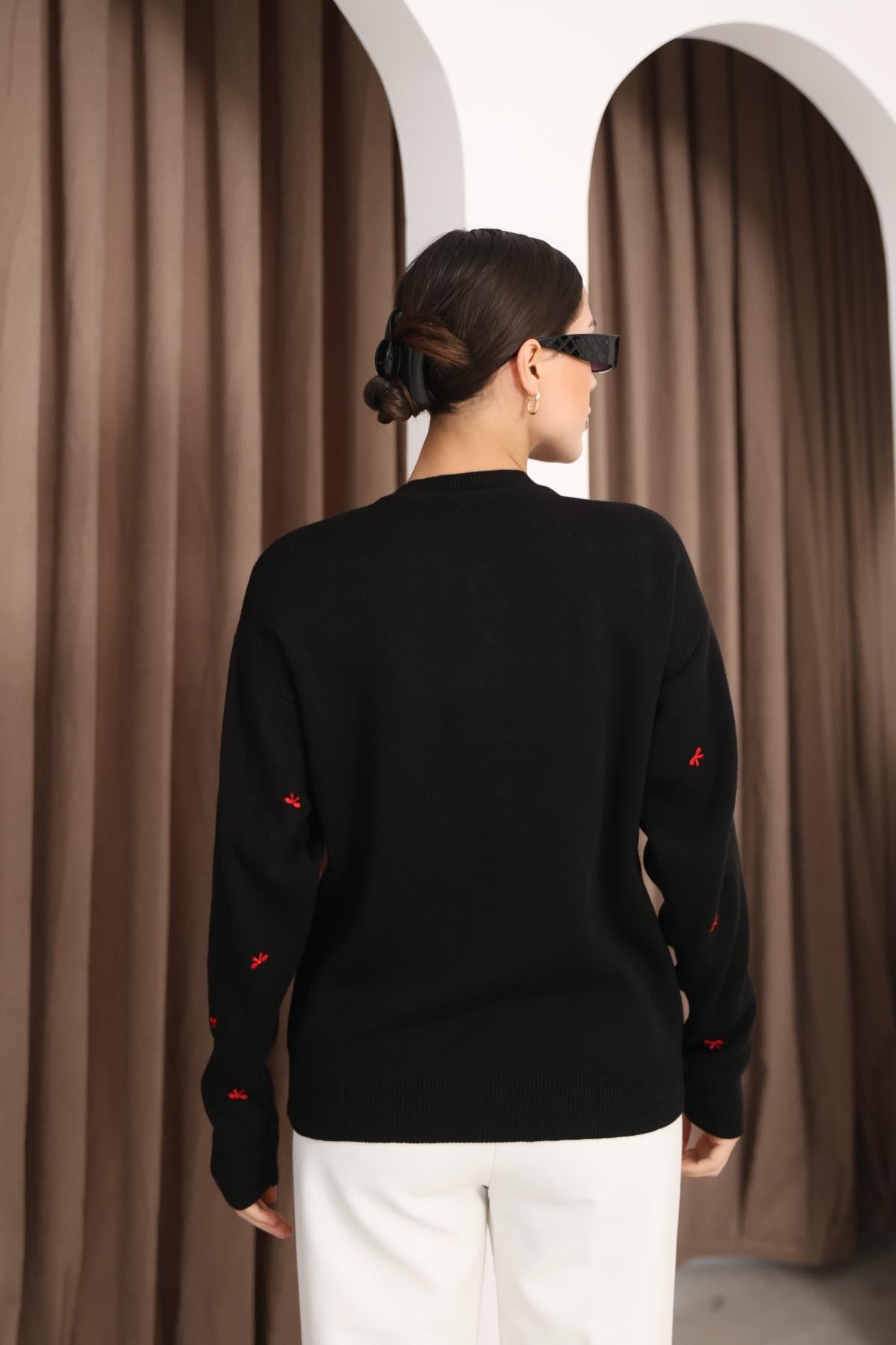 Fiyonk İşlemeli Bisiklet Yaka Hırka