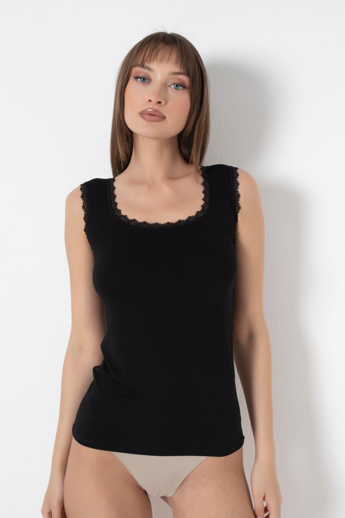 Geniş Askılı Dantelli Atlet