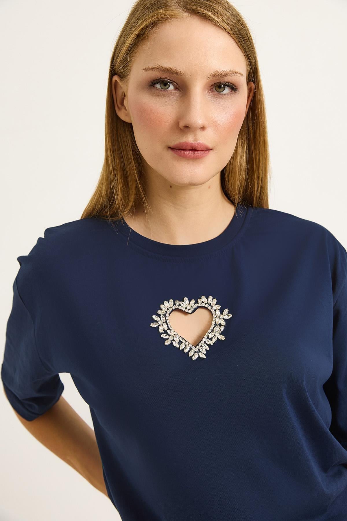 Kalp Detaylı Oversize Kadın Tshirt