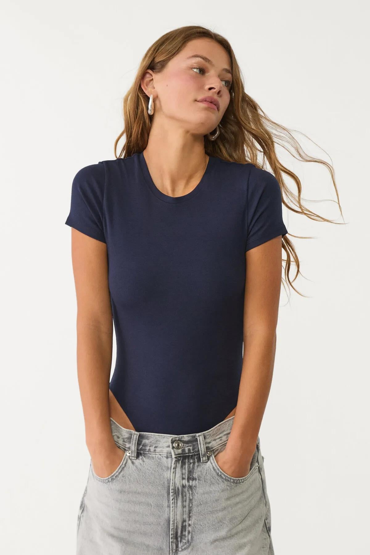 Kısa Kol Bisiklet Yaka Bodysuit