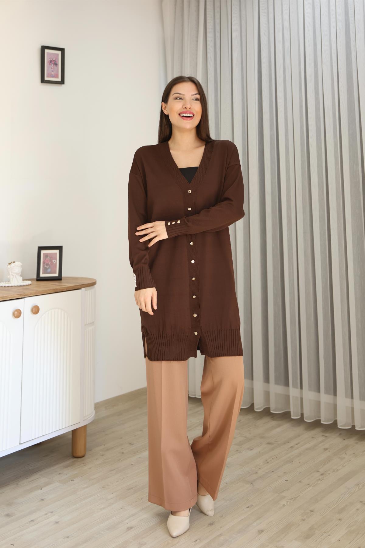KOLU DÜĞMELİ DÜZ POLYELİT HIRKA