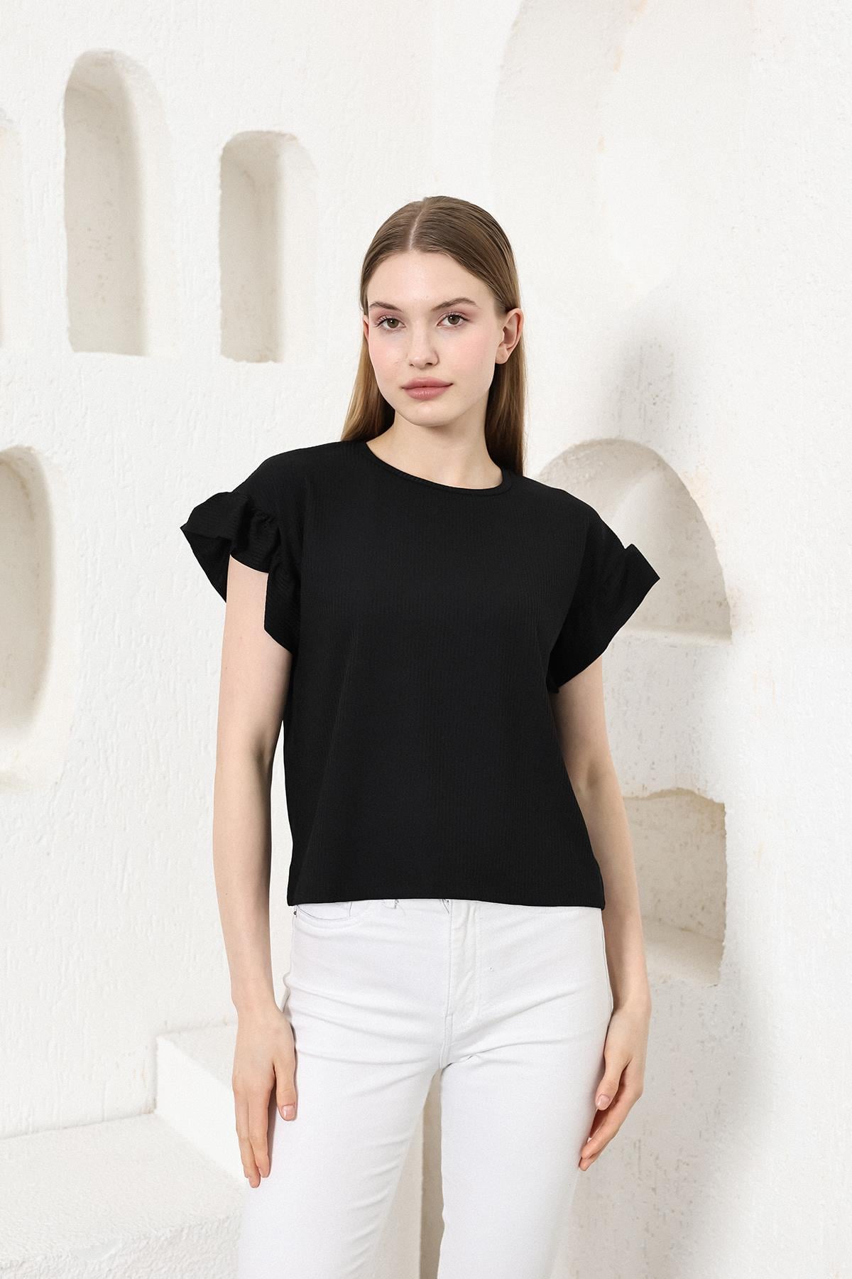 Kolu Fırfırlı Bisiklet Yaka Tshirt