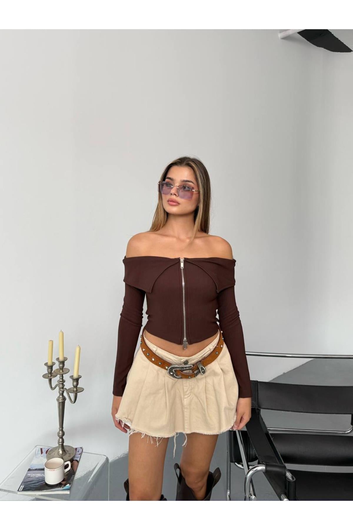 Ottoman Kumaş Madonna Yaka Çift Fermuarlı Crop Bluz